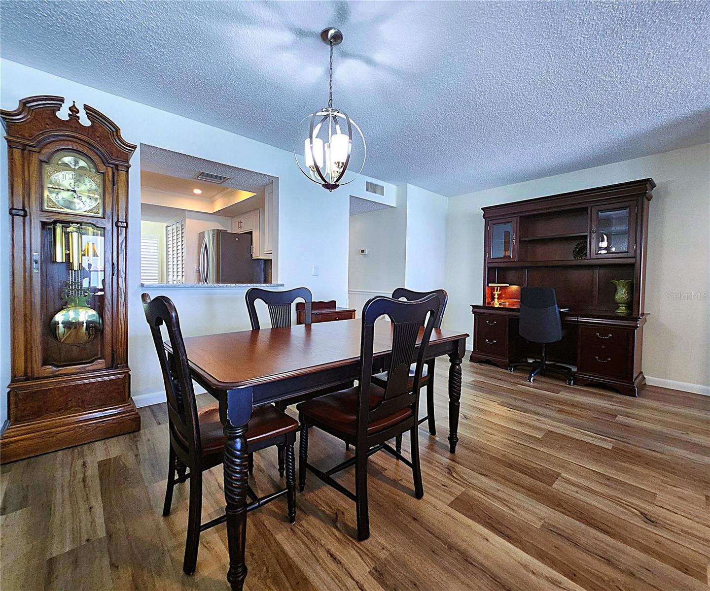 Image 22 of 59 For 6060 Shore Boulevard S 903