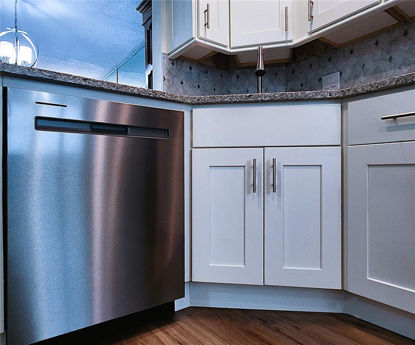 Image 26 of 59 For 6060 Shore Boulevard S 903