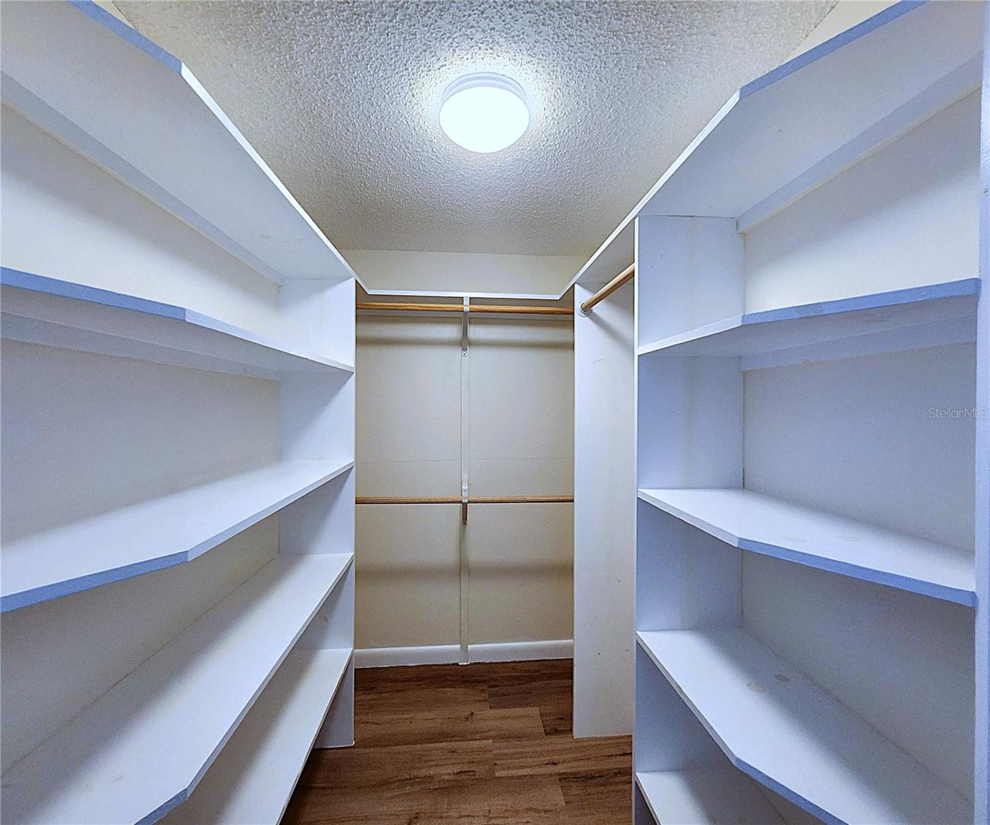 Image 49 of 59 For 6060 Shore Boulevard S 903