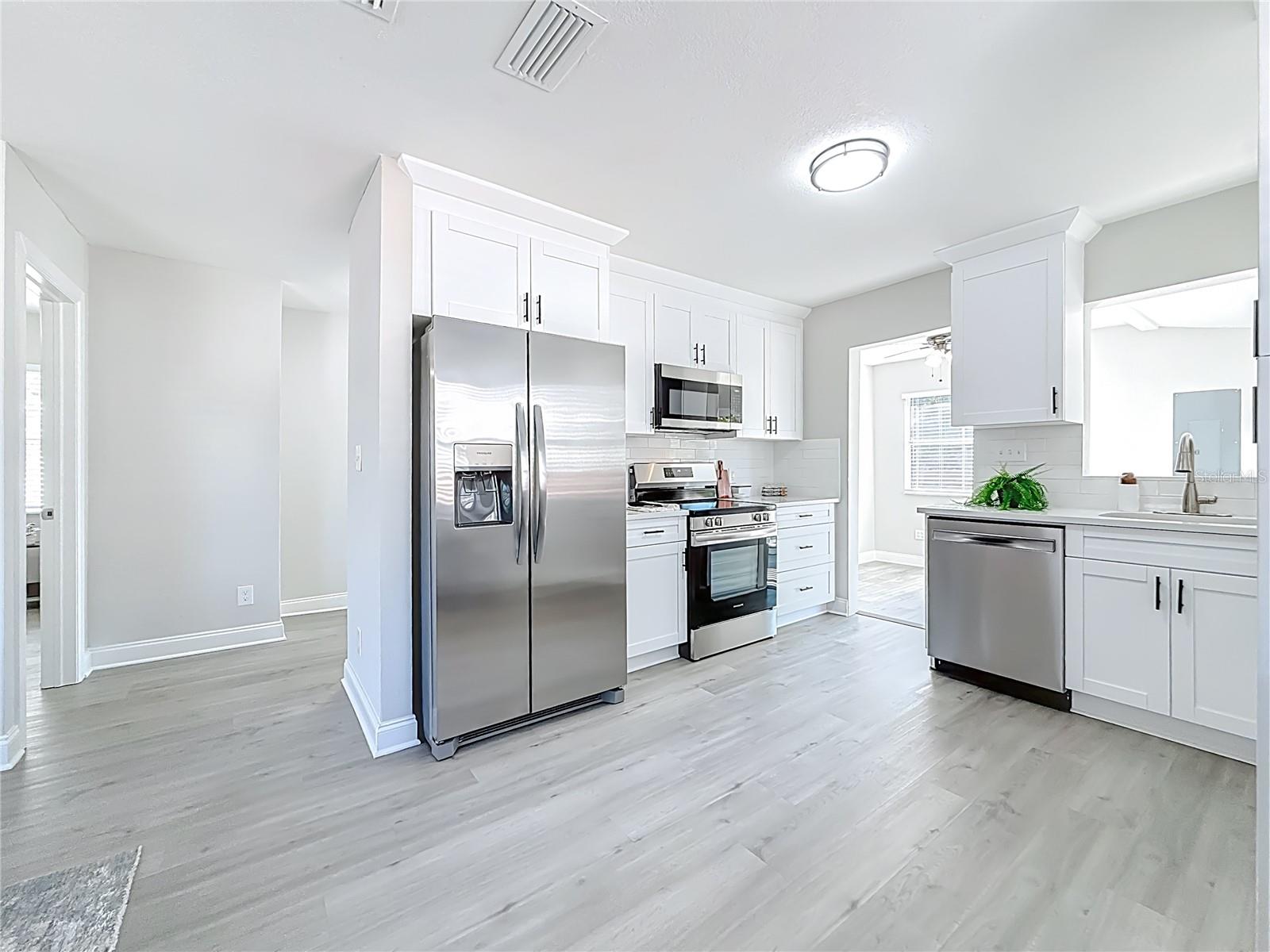 Image 10 of 46 For 6532 30th Street N