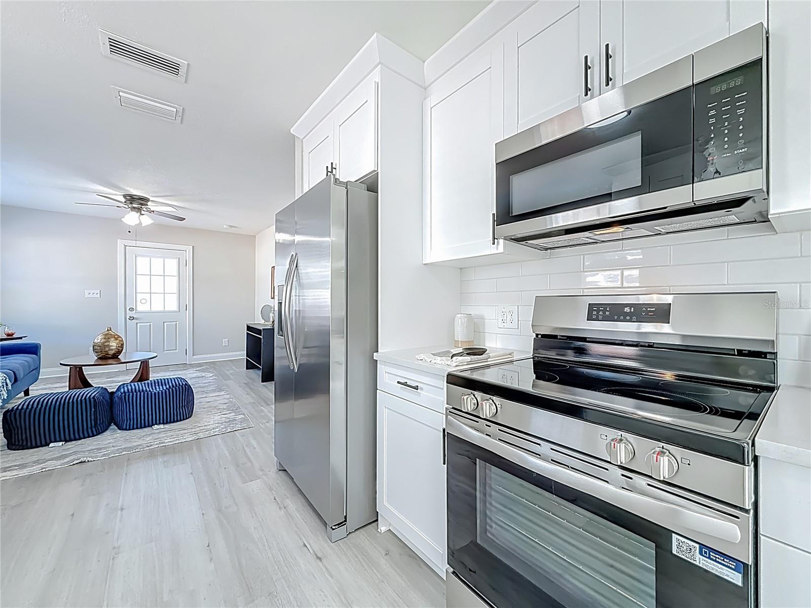 Image 17 of 46 For 6532 30th Street N