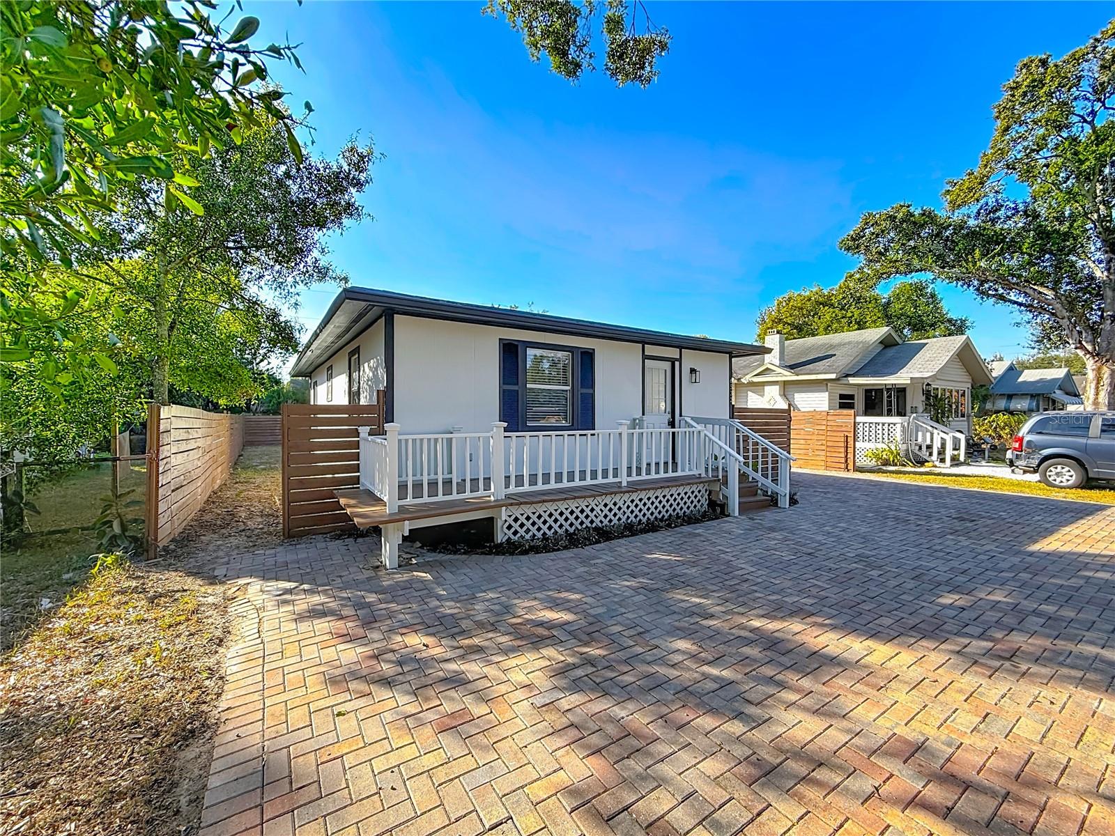 Image 2 of 46 For 6532 30th Street N