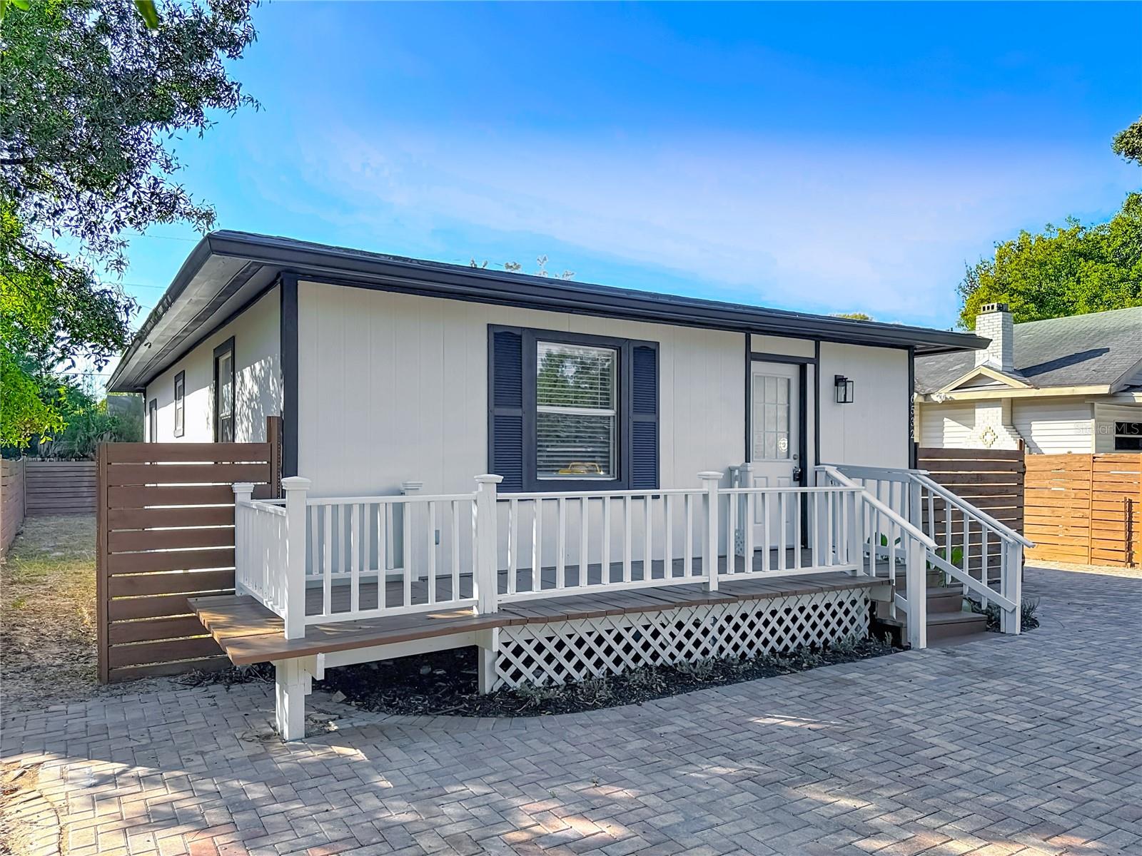 Image 3 of 46 For 6532 30th Street N