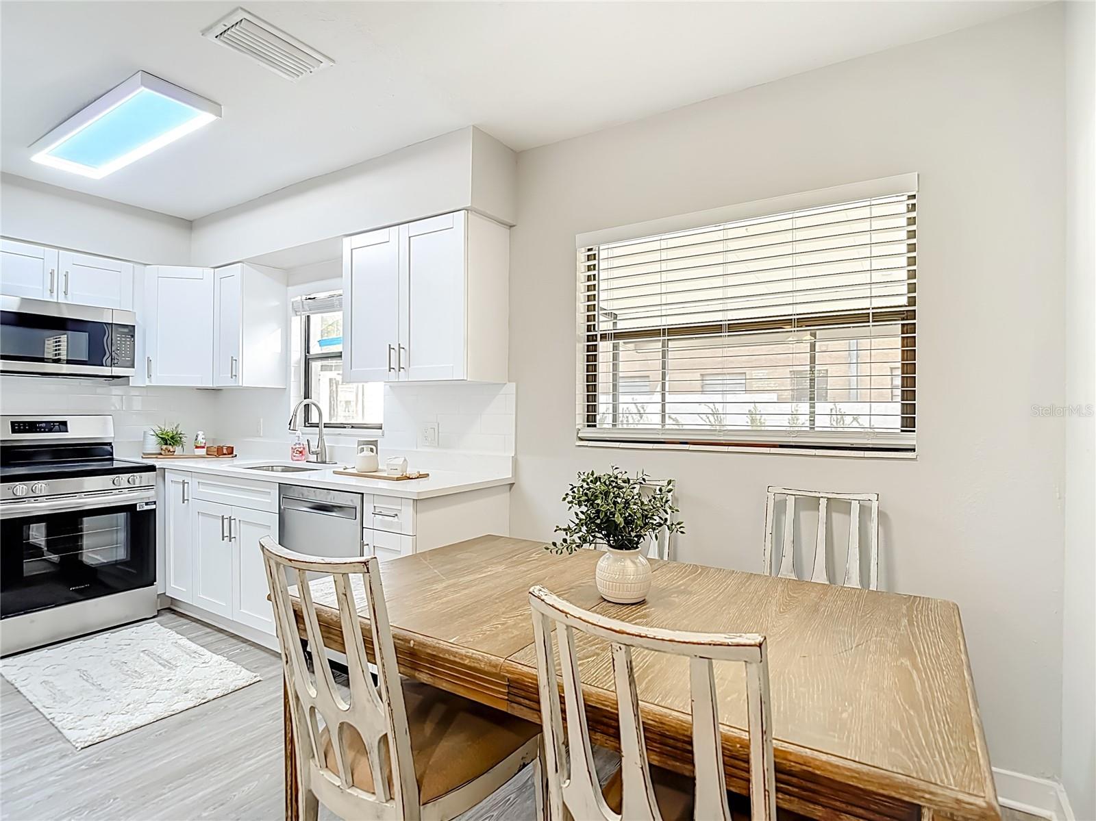 Image 13 of 38 For 718 Belt Court