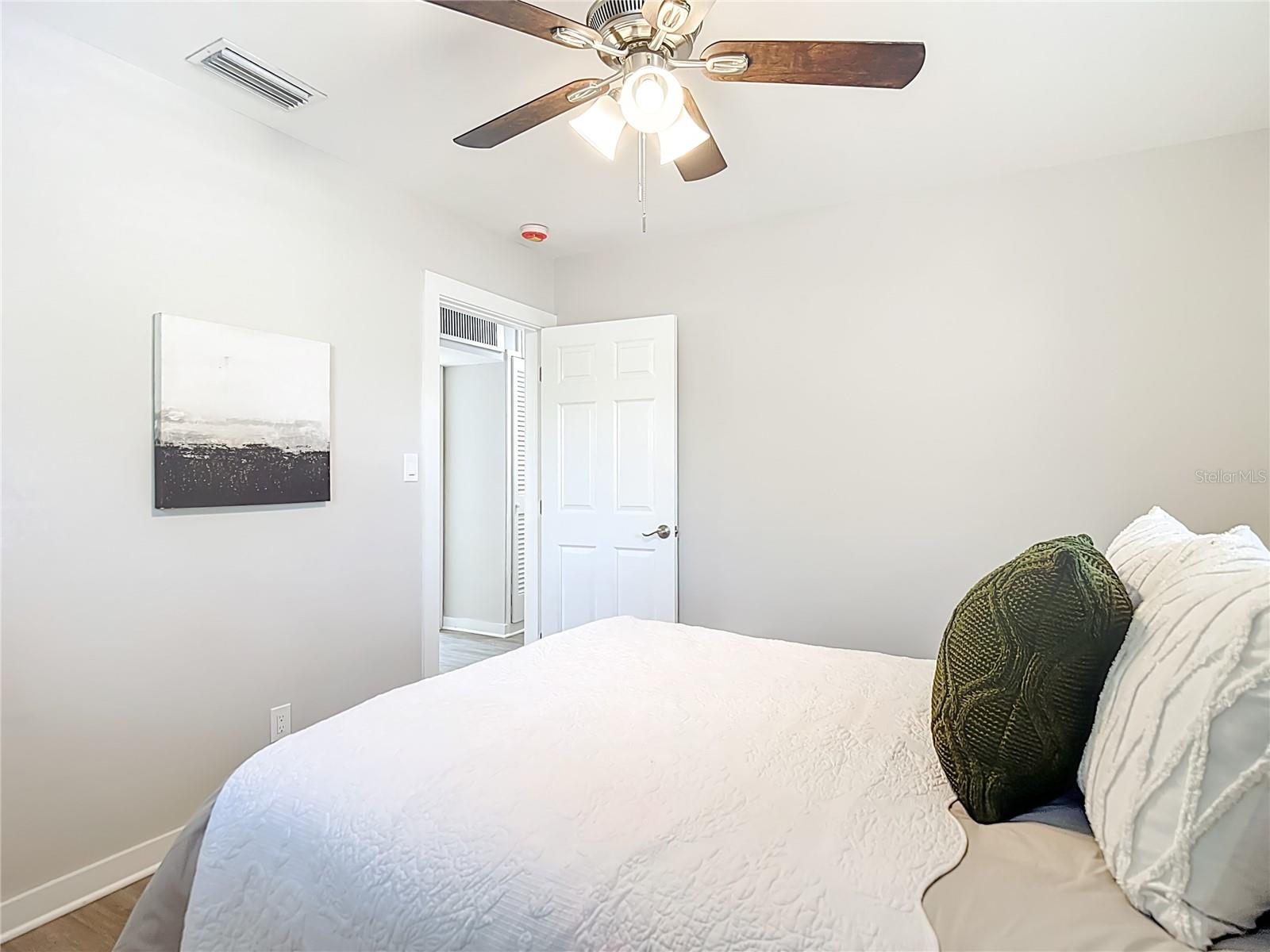 Image 24 of 38 For 718 Belt Court