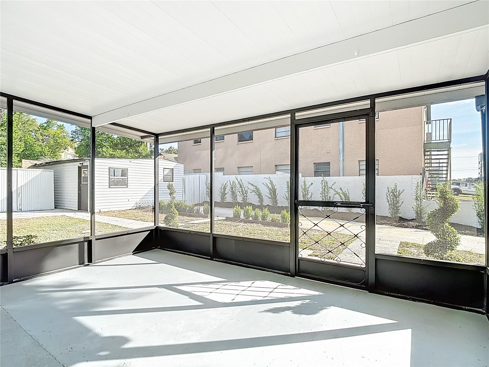 Image 32 of 38 For 718 Belt Court