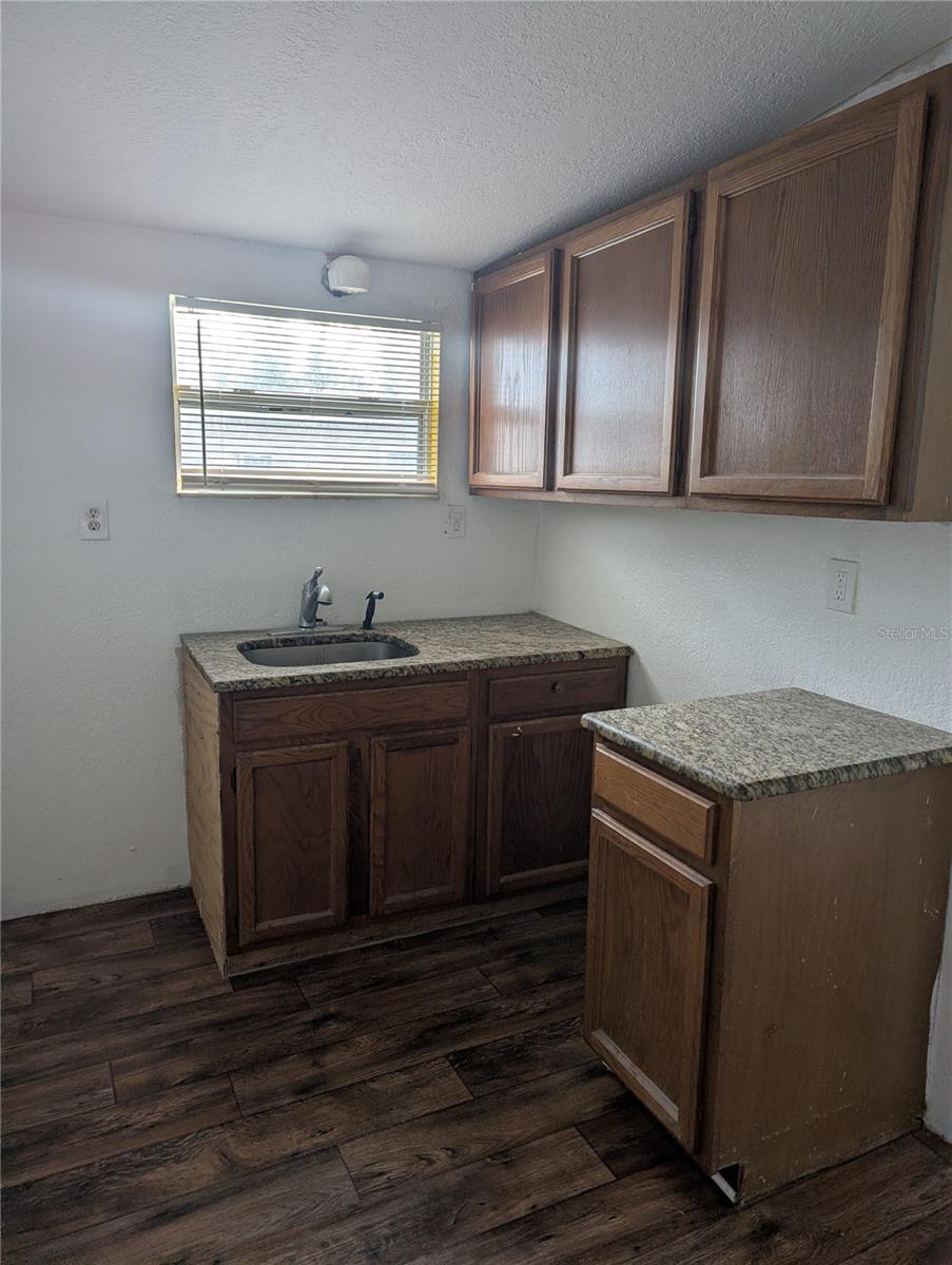 Image 3 of 12 For 1651 32nd Avenue N