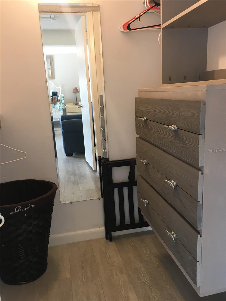 Image 28 of 41 For 317 Rex Place G