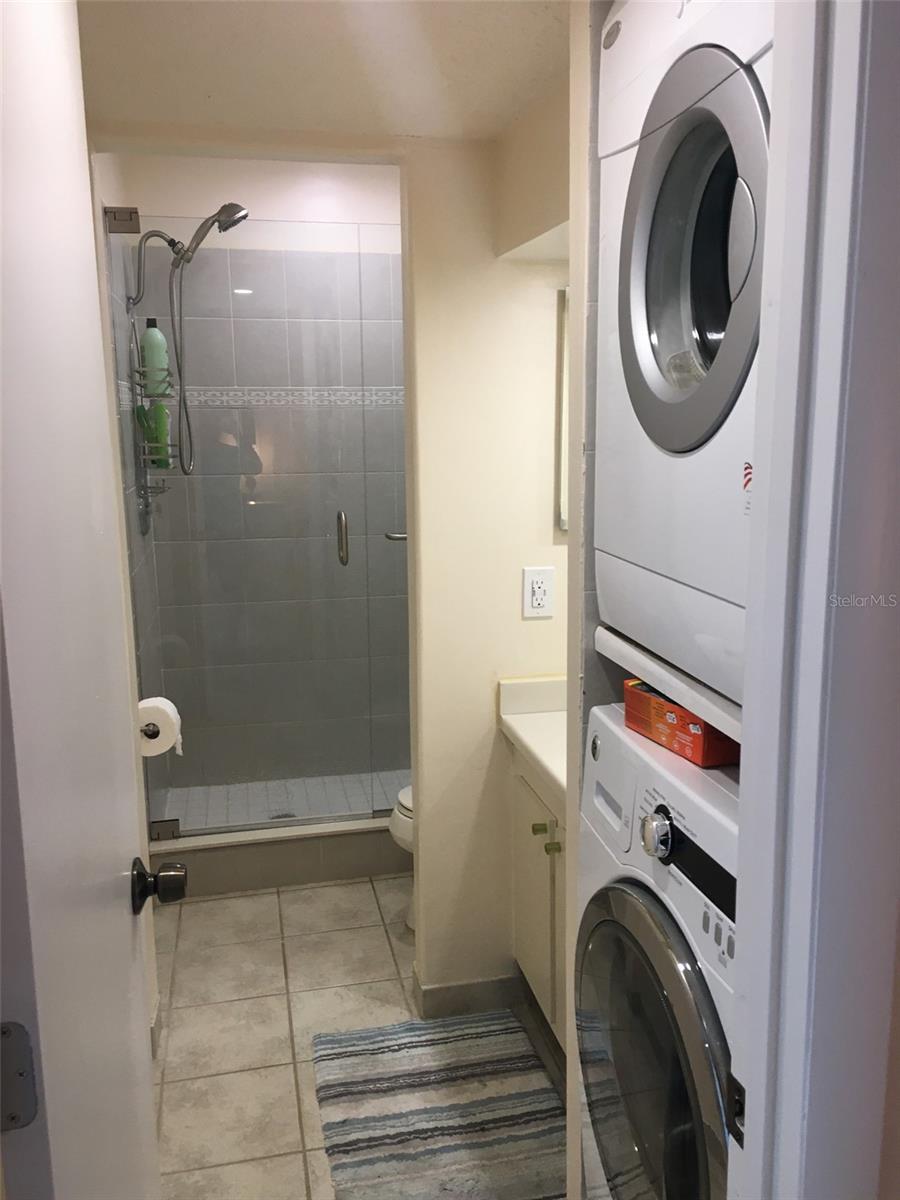 Image 29 of 41 For 317 Rex Place G