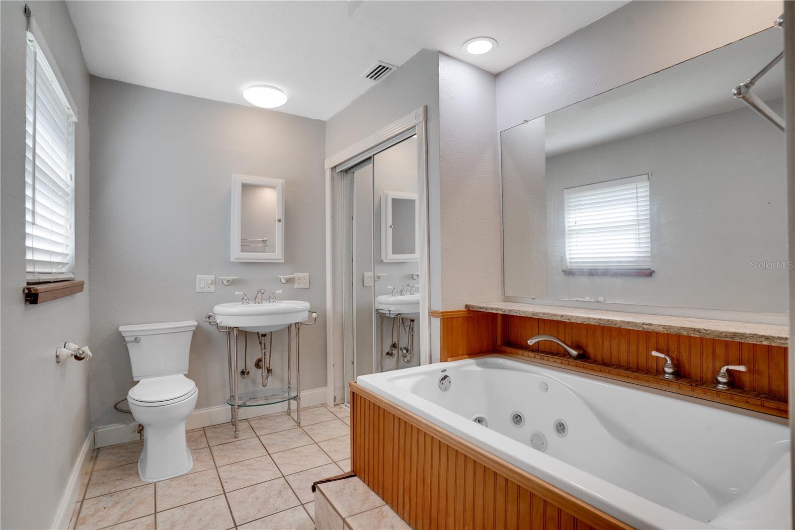 Image 15 of 31 For 5220 27th Avenue N