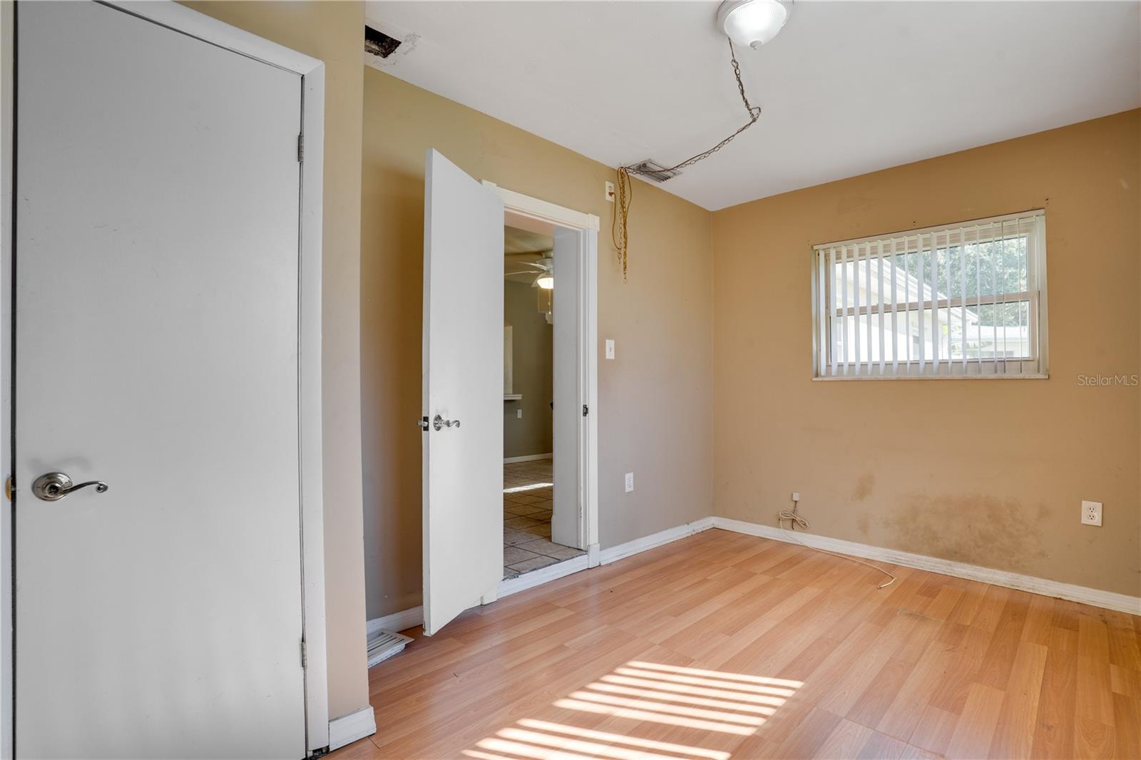 Image 17 of 31 For 5220 27th Avenue N