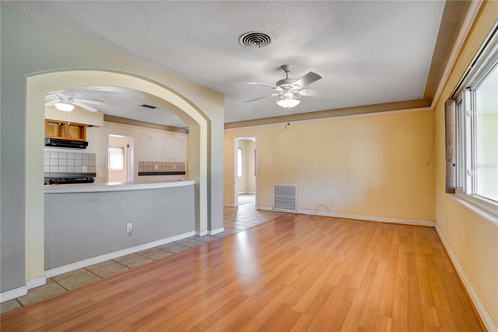 Image 6 of 31 For 5220 27th Avenue N