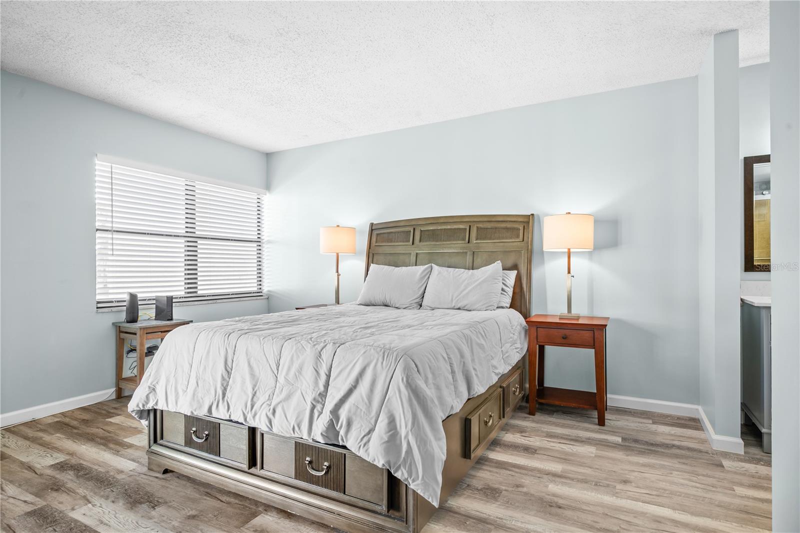 Image 19 of 34 For 14130 Rosemary Lane 5209