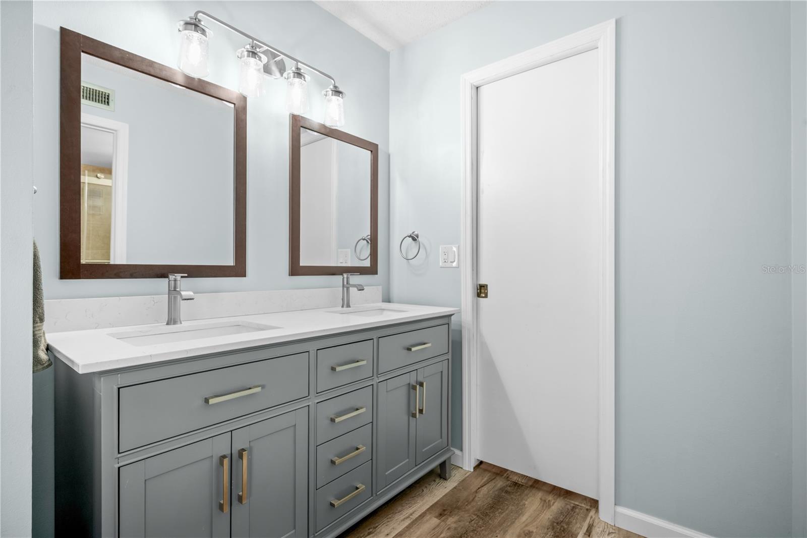 Image 23 of 34 For 14130 Rosemary Lane 5209