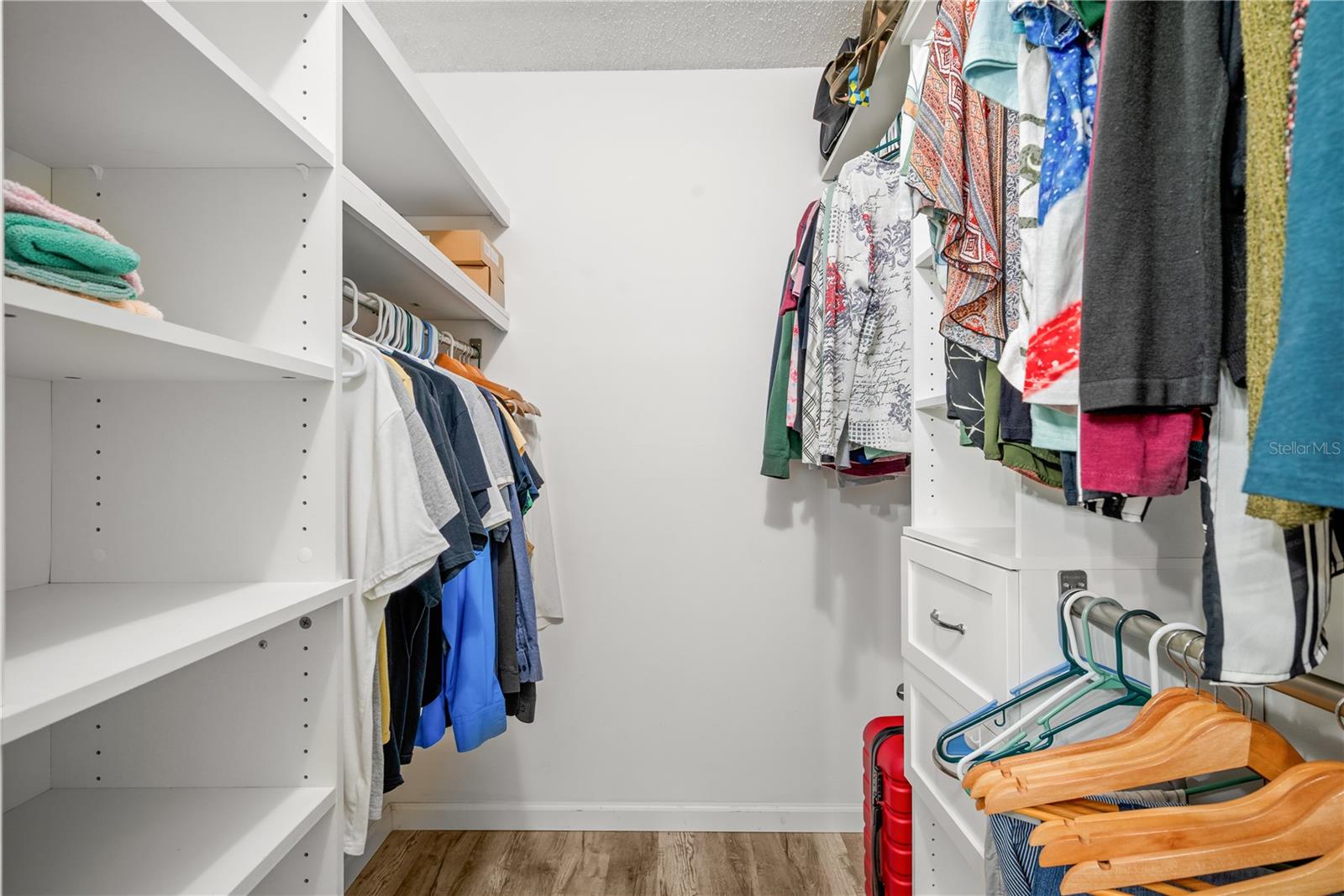 Image 25 of 34 For 14130 Rosemary Lane 5209