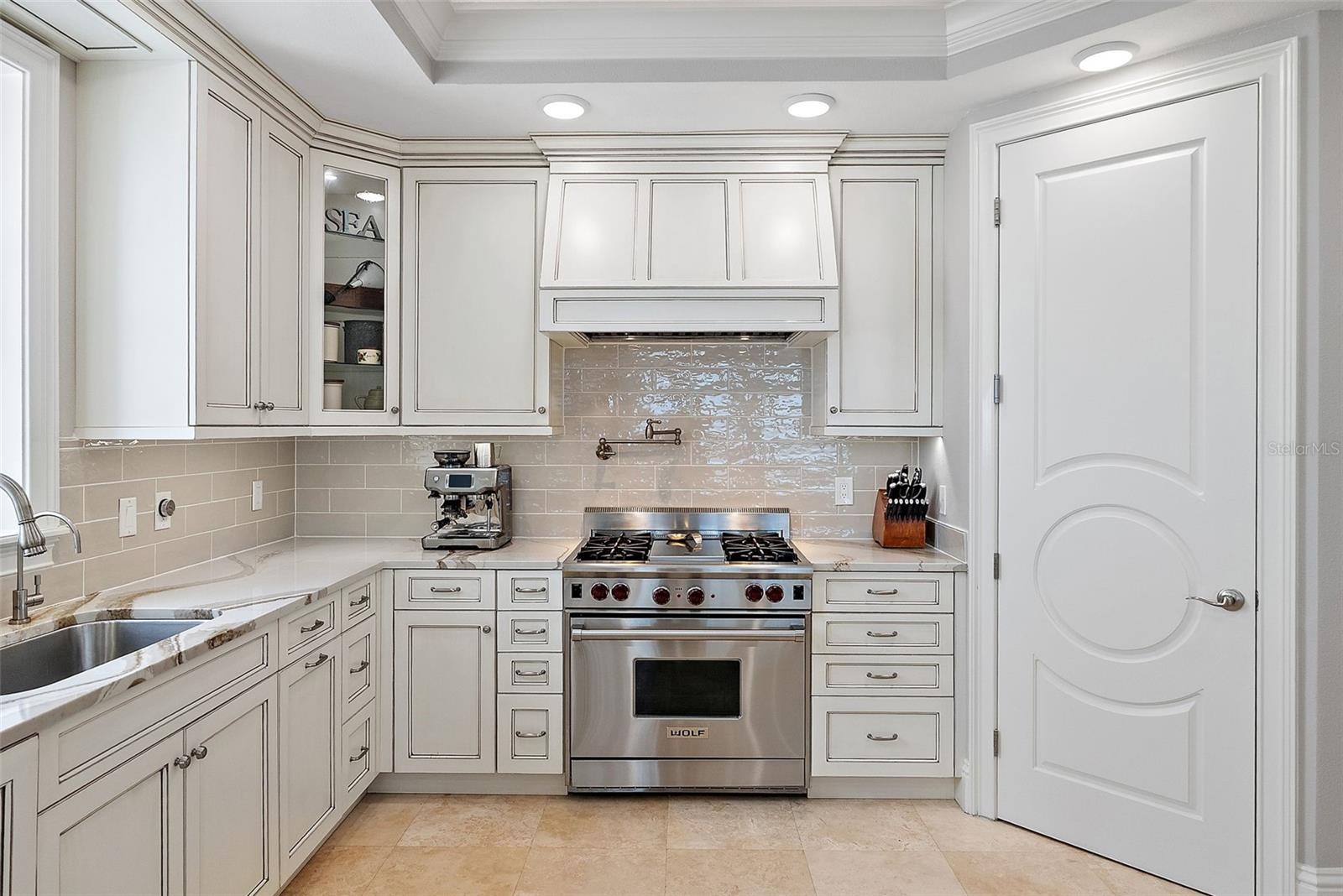 Image 11 of 78 For 13630 Gulf Boulevard 700c