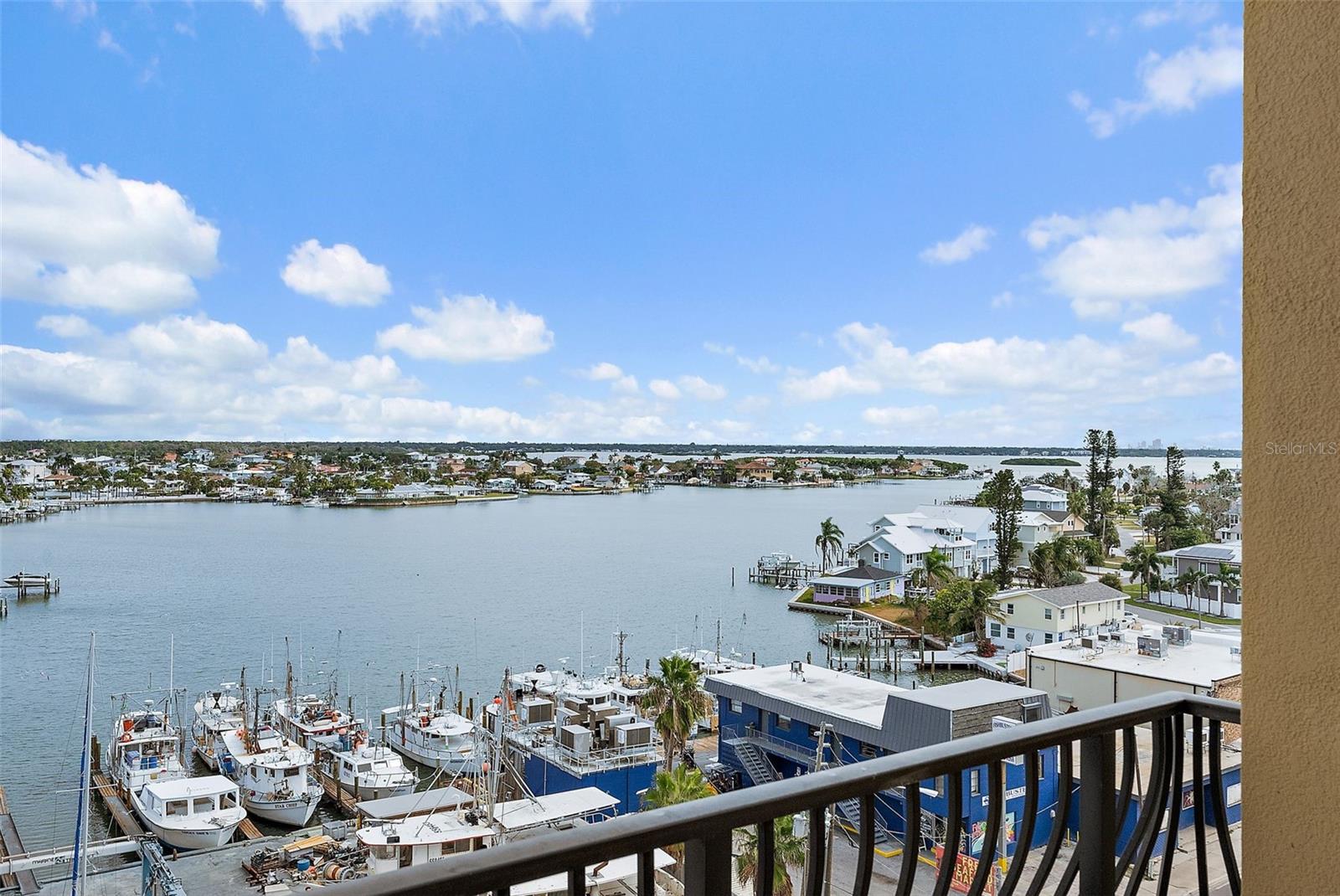 Image 42 of 78 For 13630 Gulf Boulevard 700c