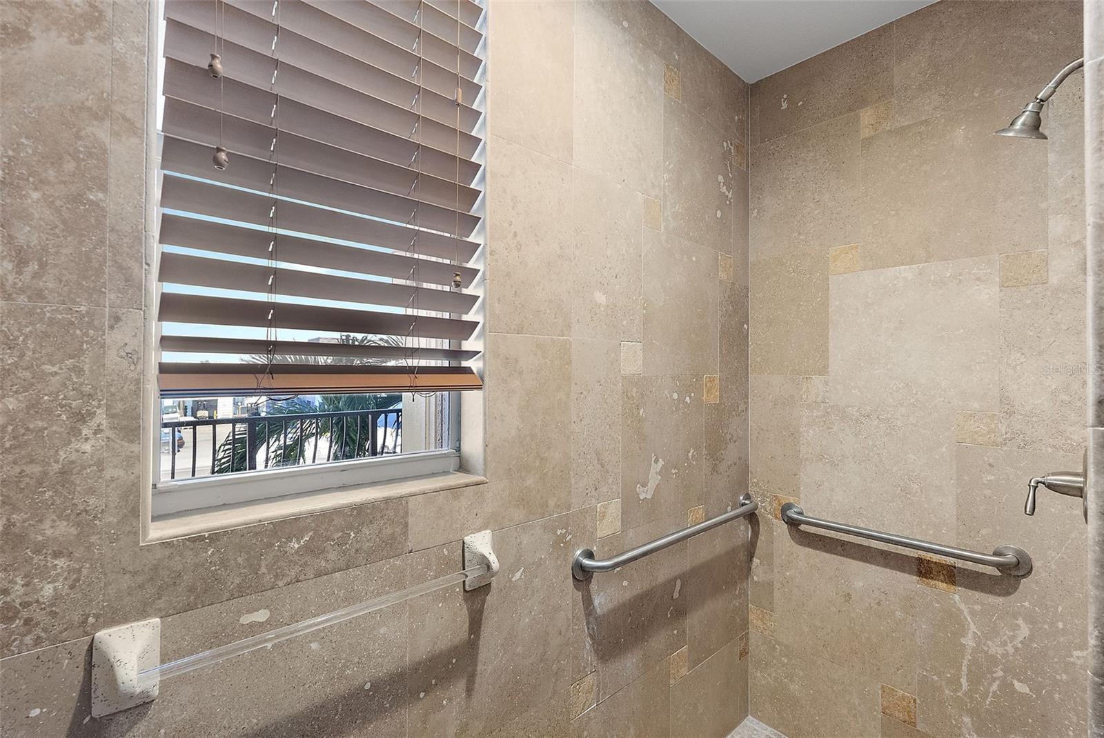 Image 62 of 78 For 13630 Gulf Boulevard 700c