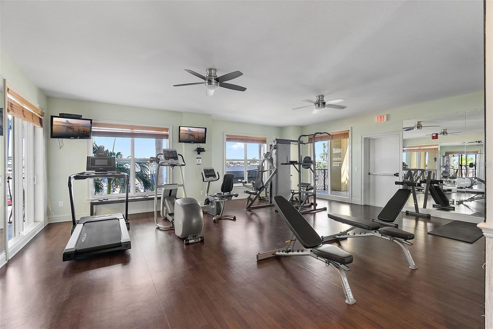 Image 64 of 78 For 13630 Gulf Boulevard 700c