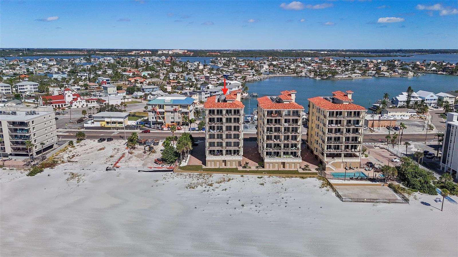 Image 68 of 78 For 13630 Gulf Boulevard 700c