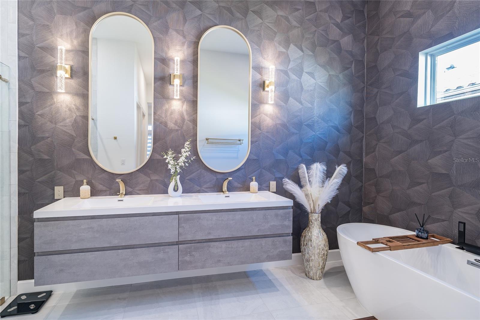 Image 35 of 83 For 34135 Tompion Way