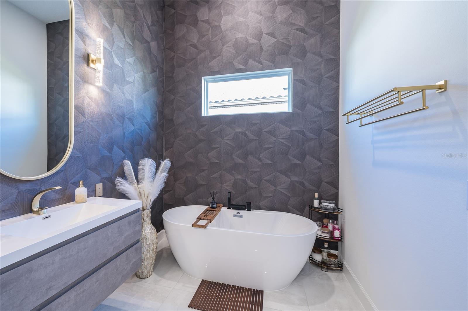 Image 37 of 83 For 34135 Tompion Way