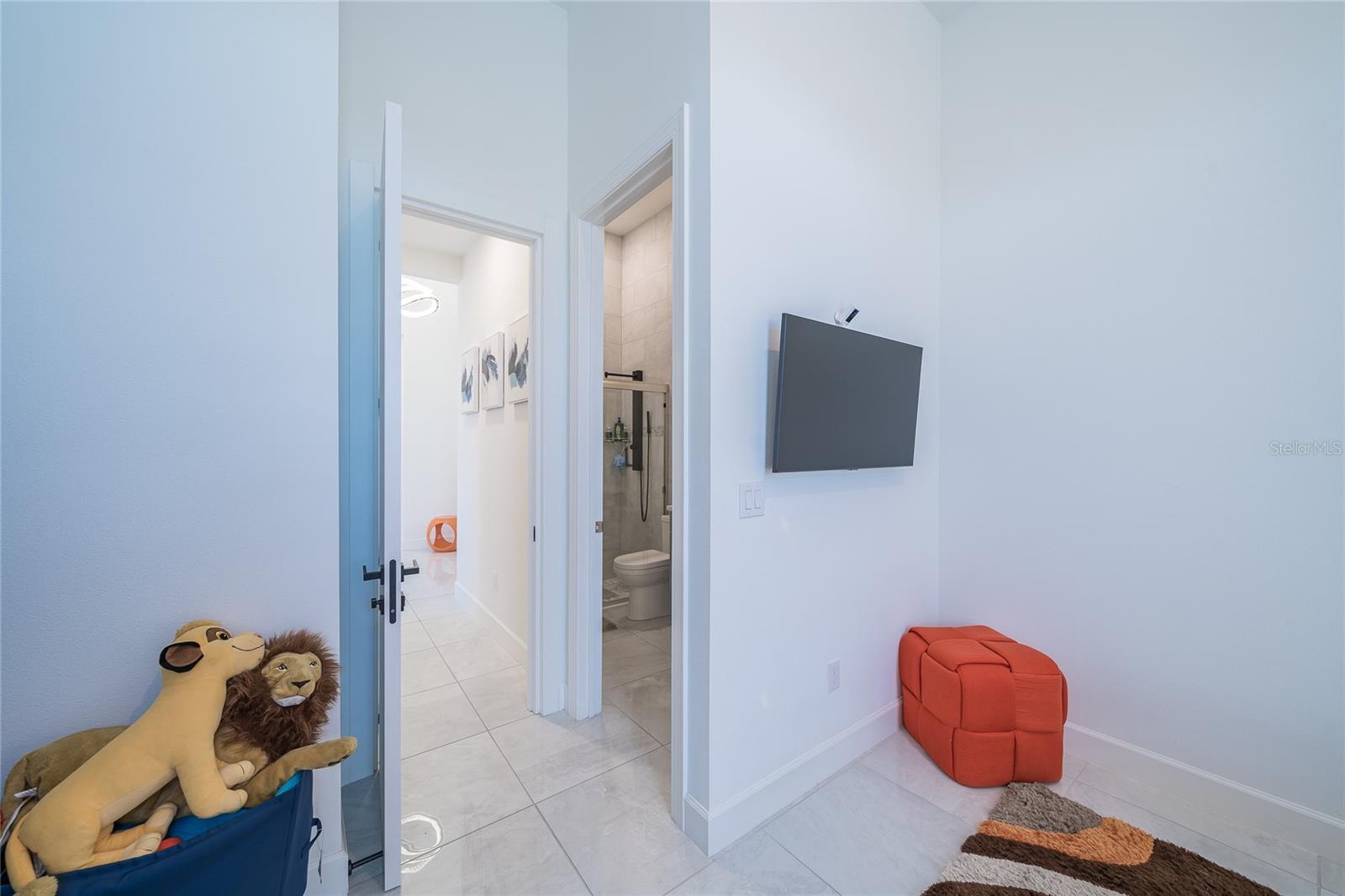 Image 43 of 83 For 34135 Tompion Way