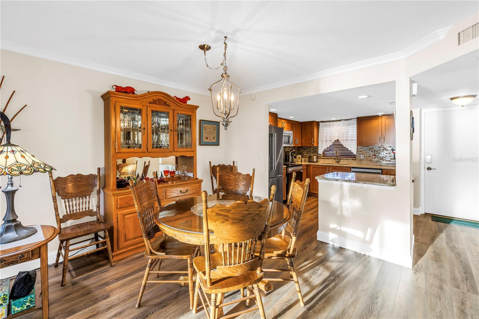 Image 25 of 73 For 4525 Cove Circle 102