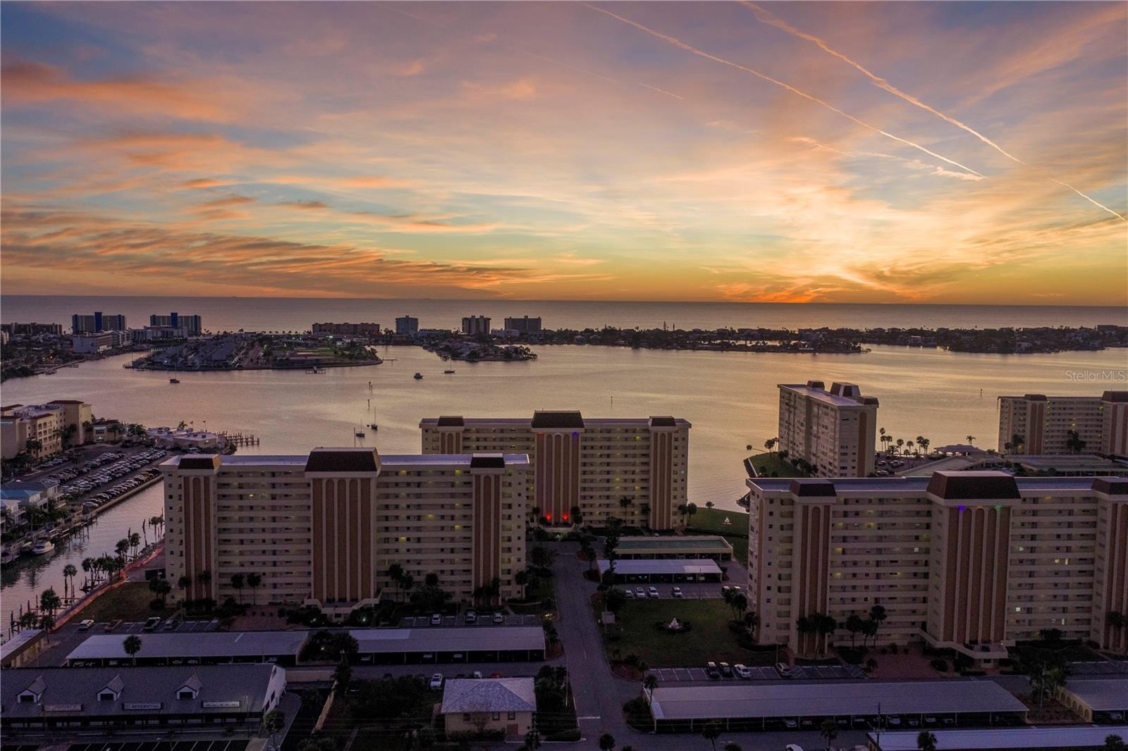 Image 35 of 73 For 4525 Cove Circle 102