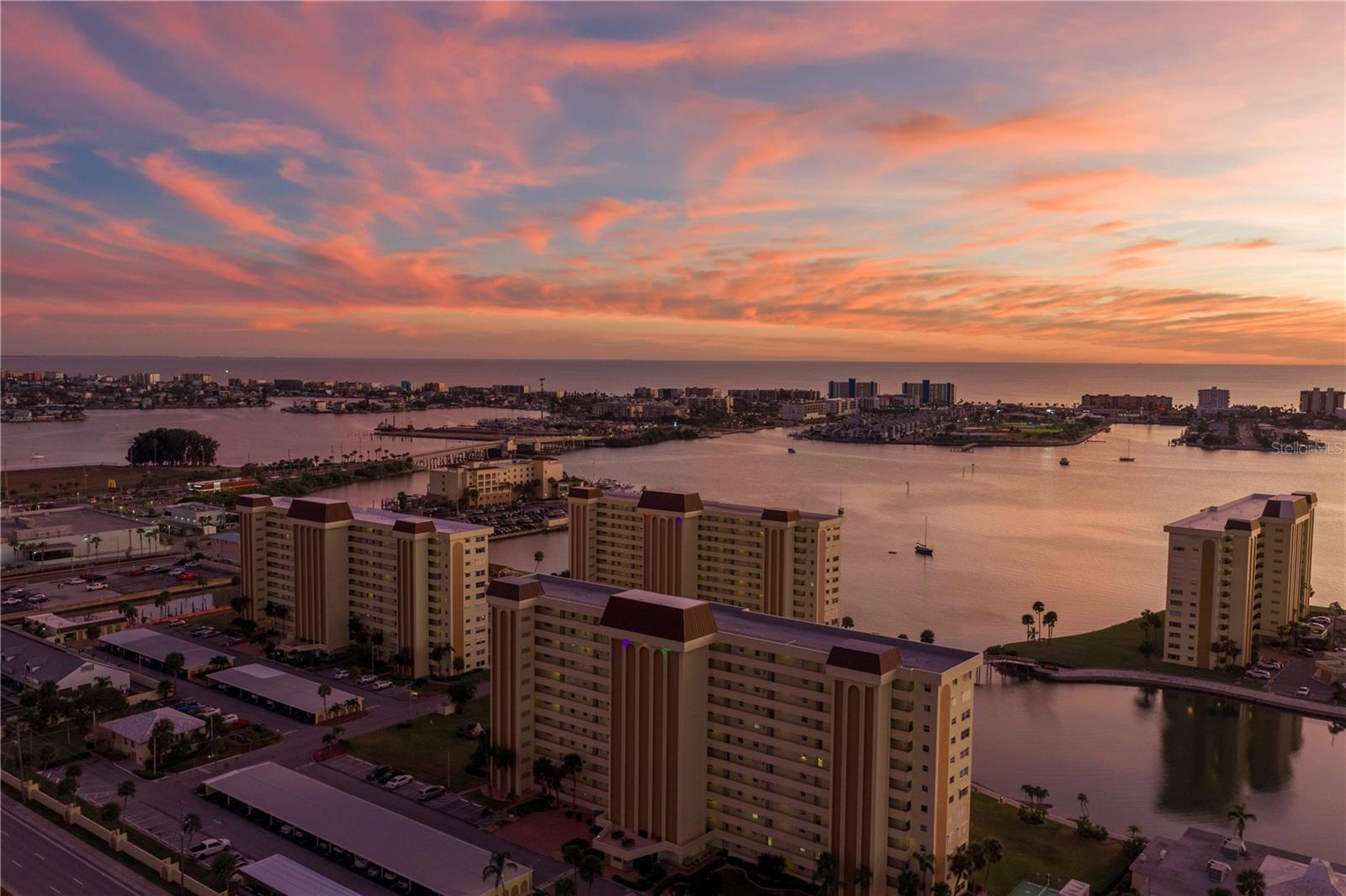 Image 38 of 73 For 4525 Cove Circle 102