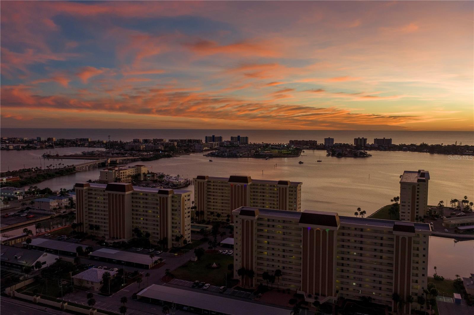 Image 41 of 73 For 4525 Cove Circle 102