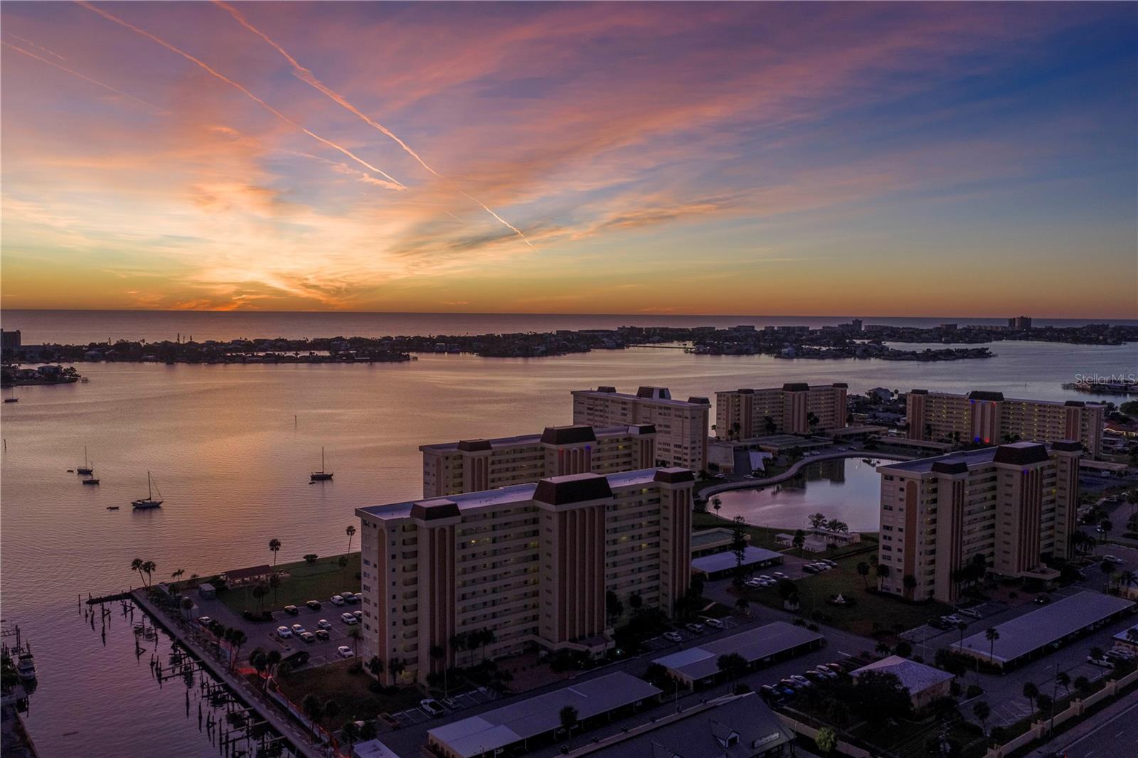 Image 44 of 73 For 4525 Cove Circle 102