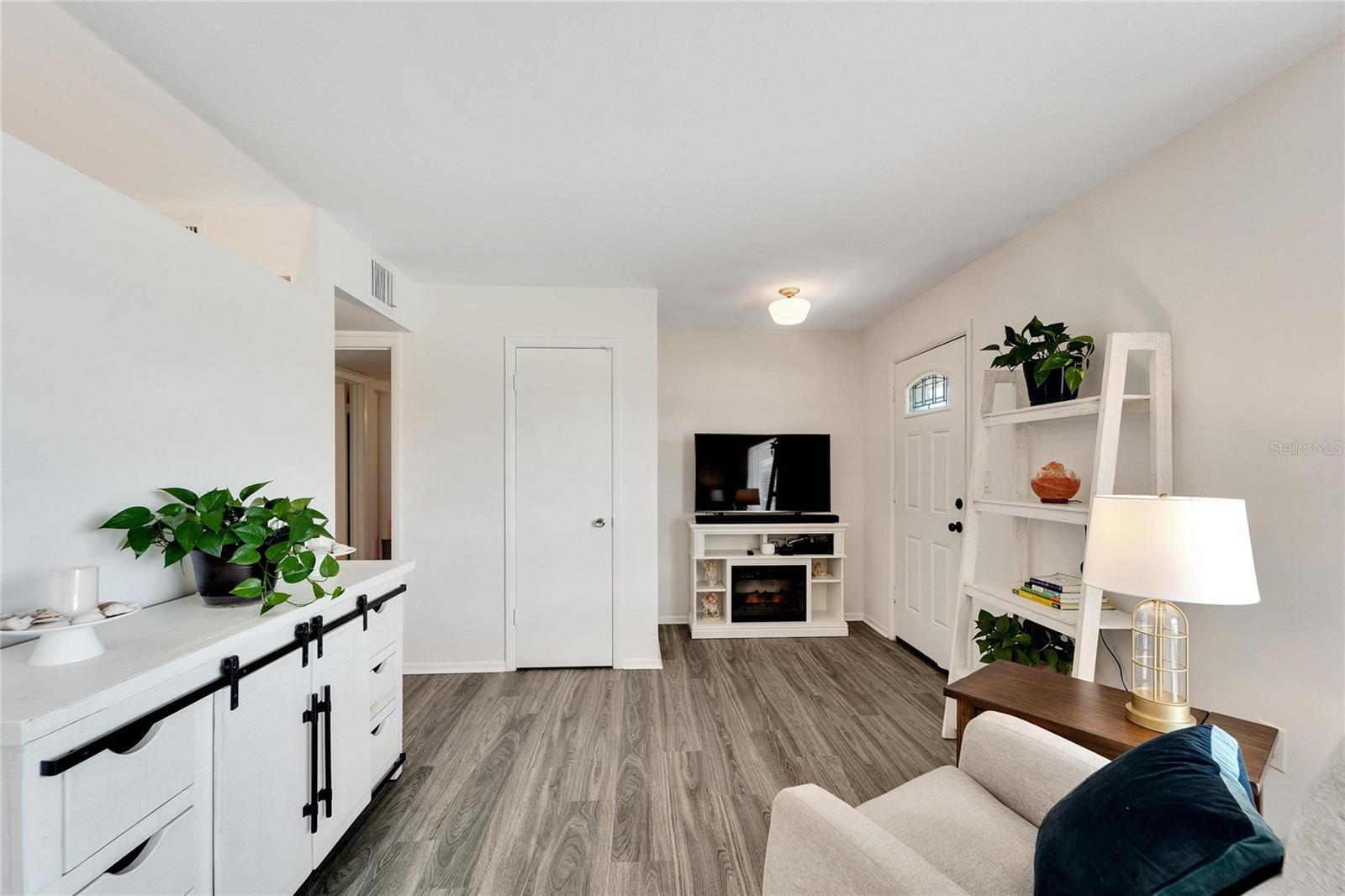 Image 15 of 62 For 1216 Hacienda Drive