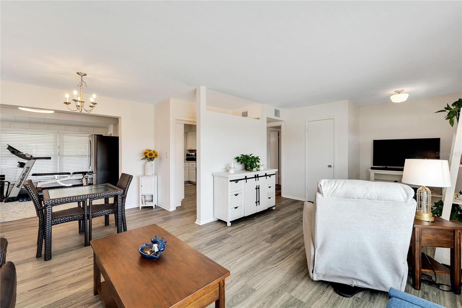 Image 19 of 62 For 1216 Hacienda Drive