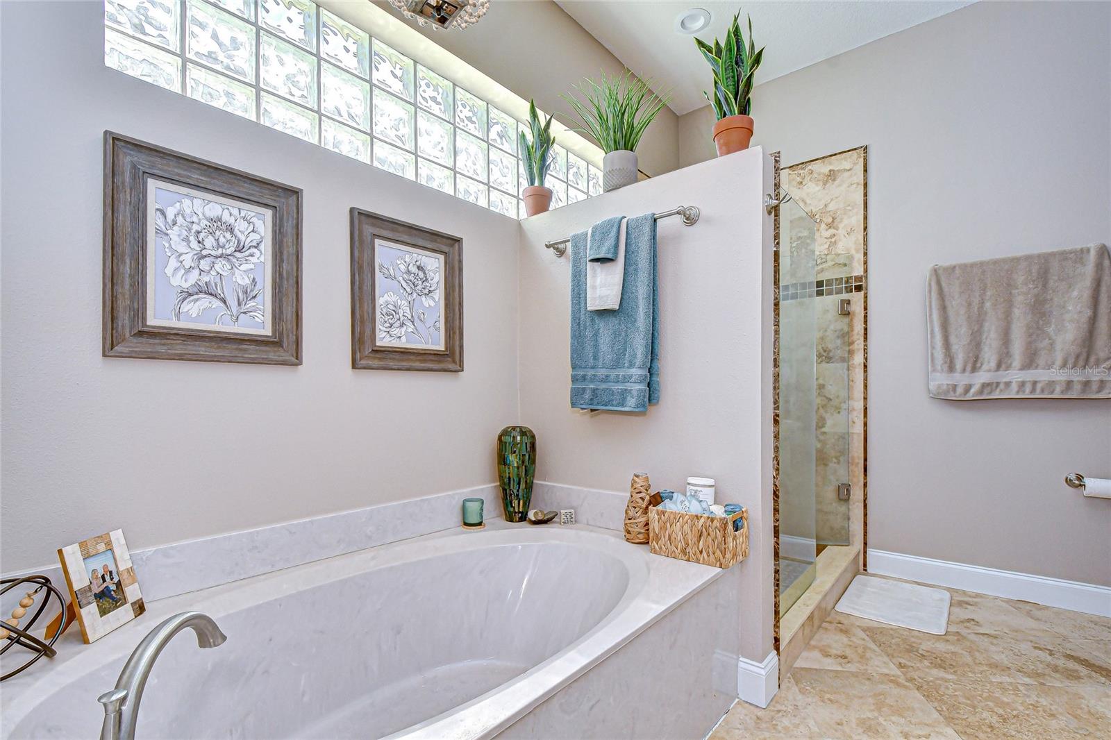 Image 18 of 41 For 5130 Fairway One Drive