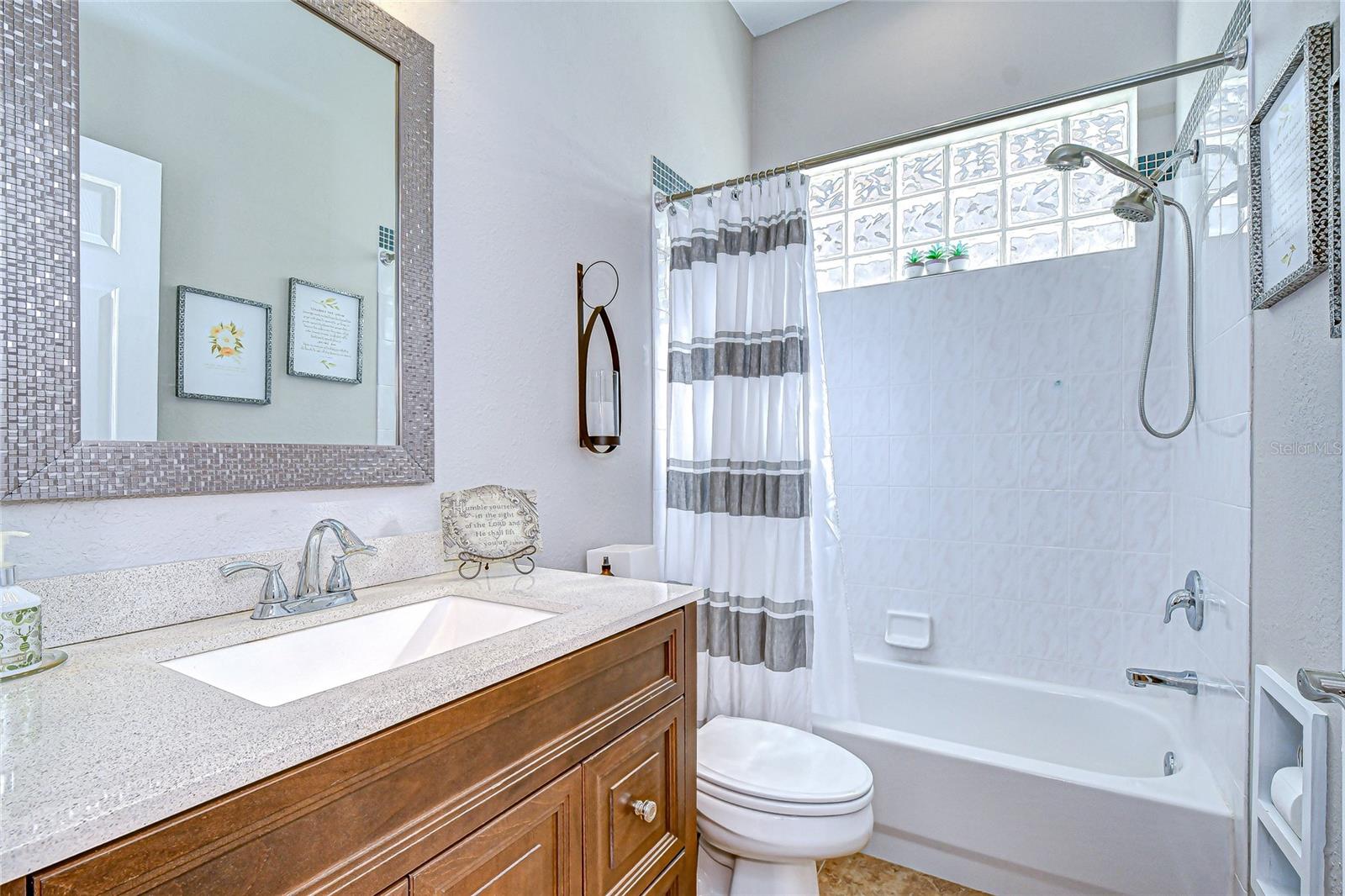 Image 21 of 41 For 5130 Fairway One Drive