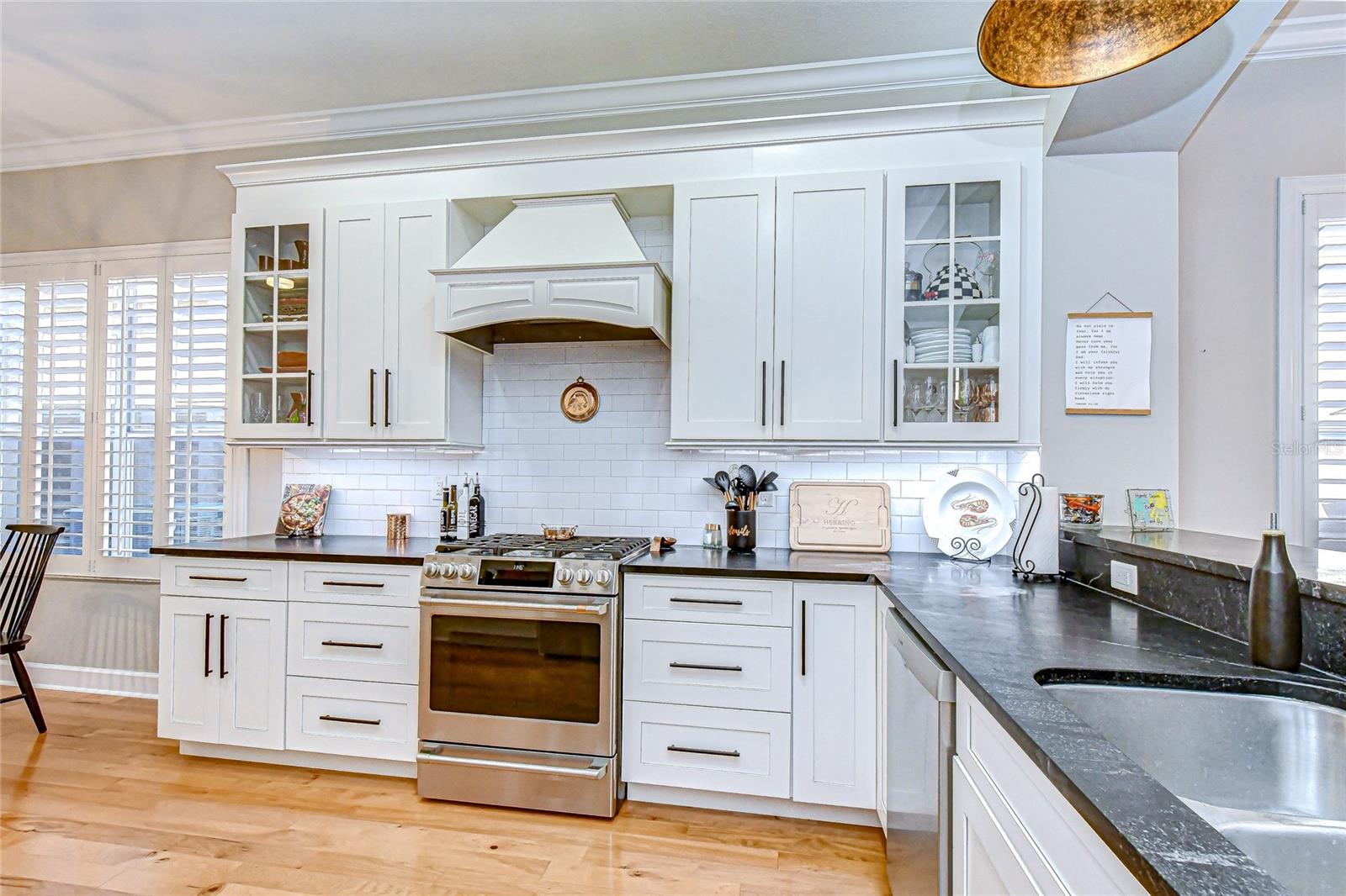 Image 6 of 41 For 5130 Fairway One Drive