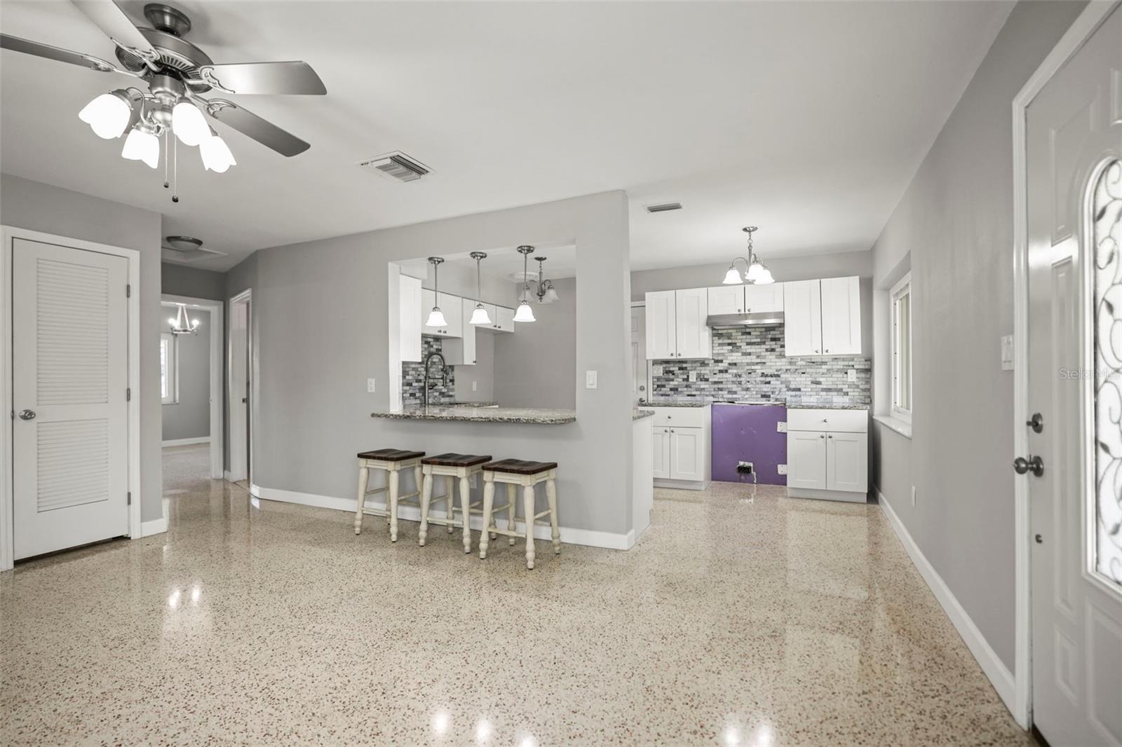 Image 11 of 80 For 560 Baywood Drive S