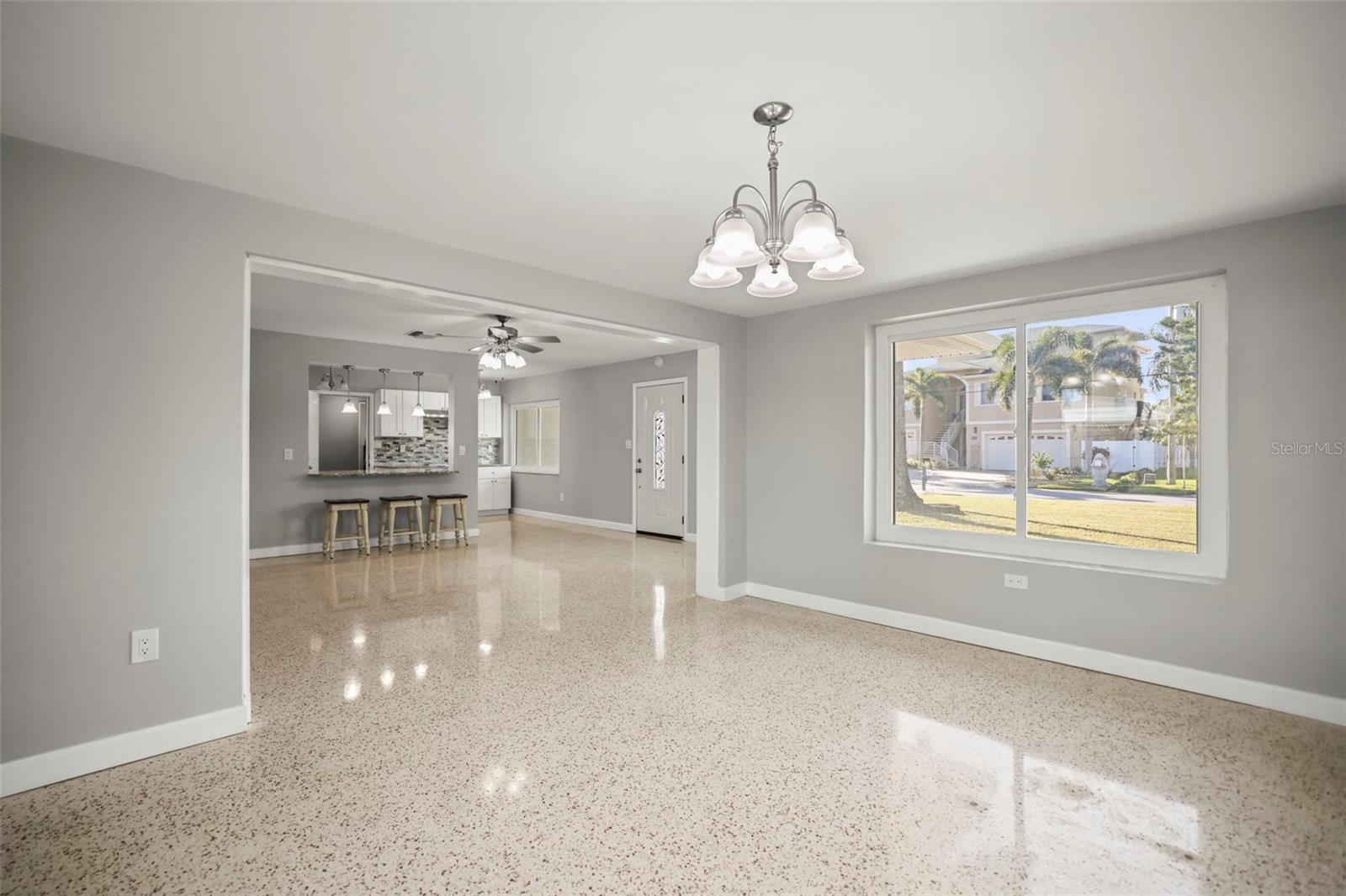 Image 15 of 80 For 560 Baywood Drive S