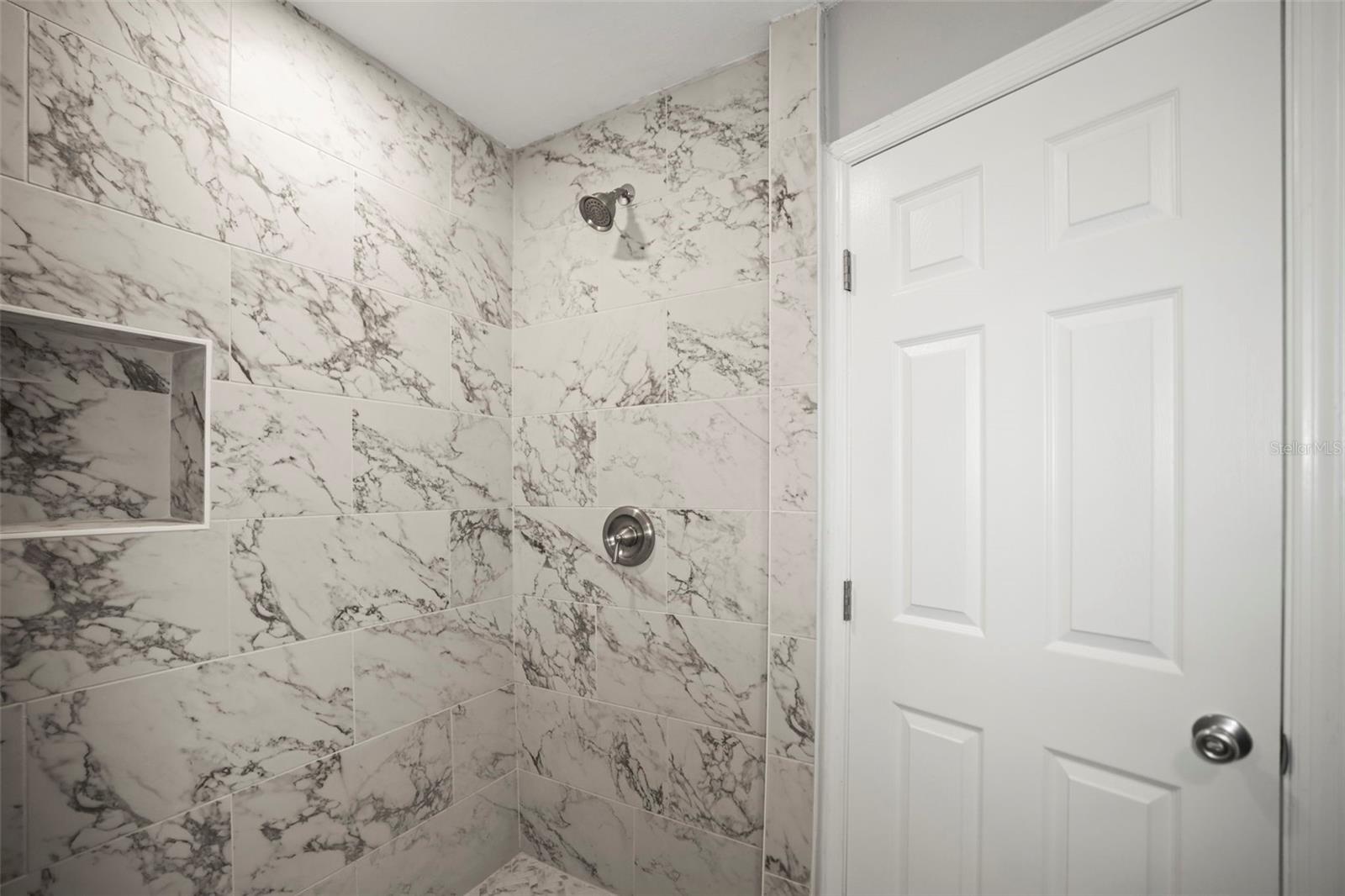 Image 18 of 80 For 560 Baywood Drive S