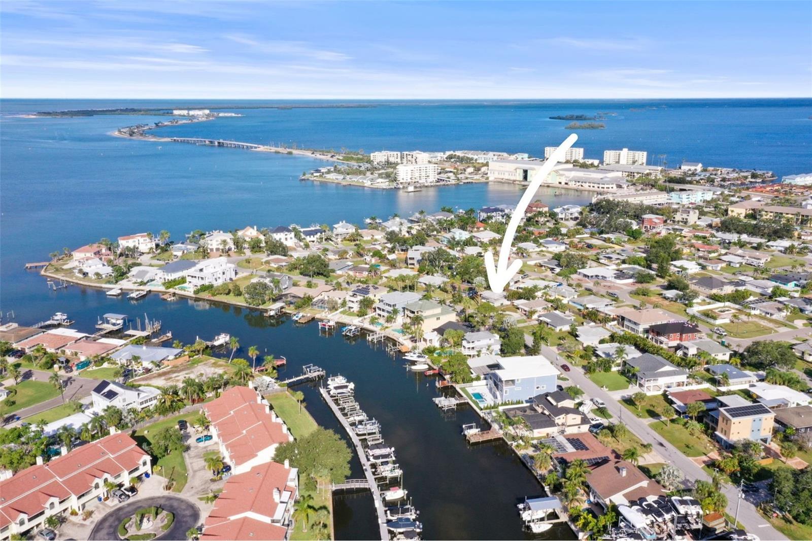 Image 2 of 80 For 560 Baywood Drive S