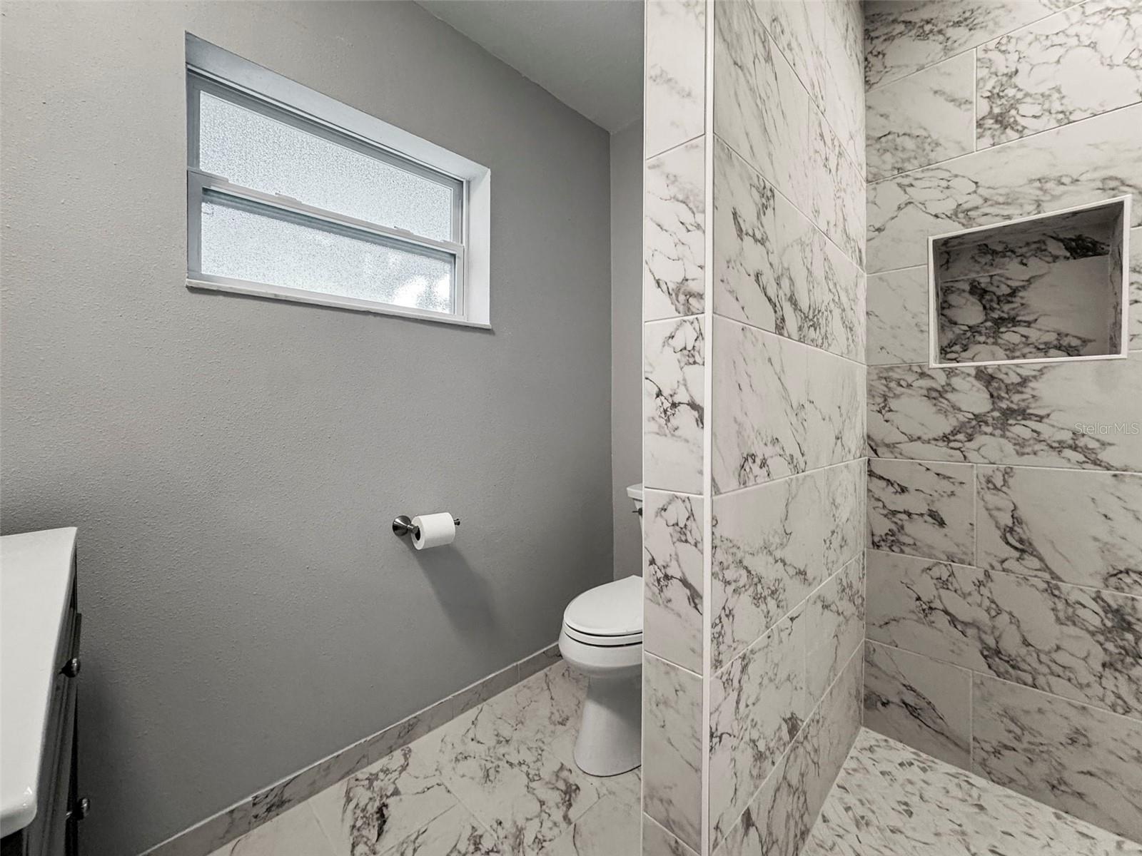 Image 20 of 80 For 560 Baywood Drive S