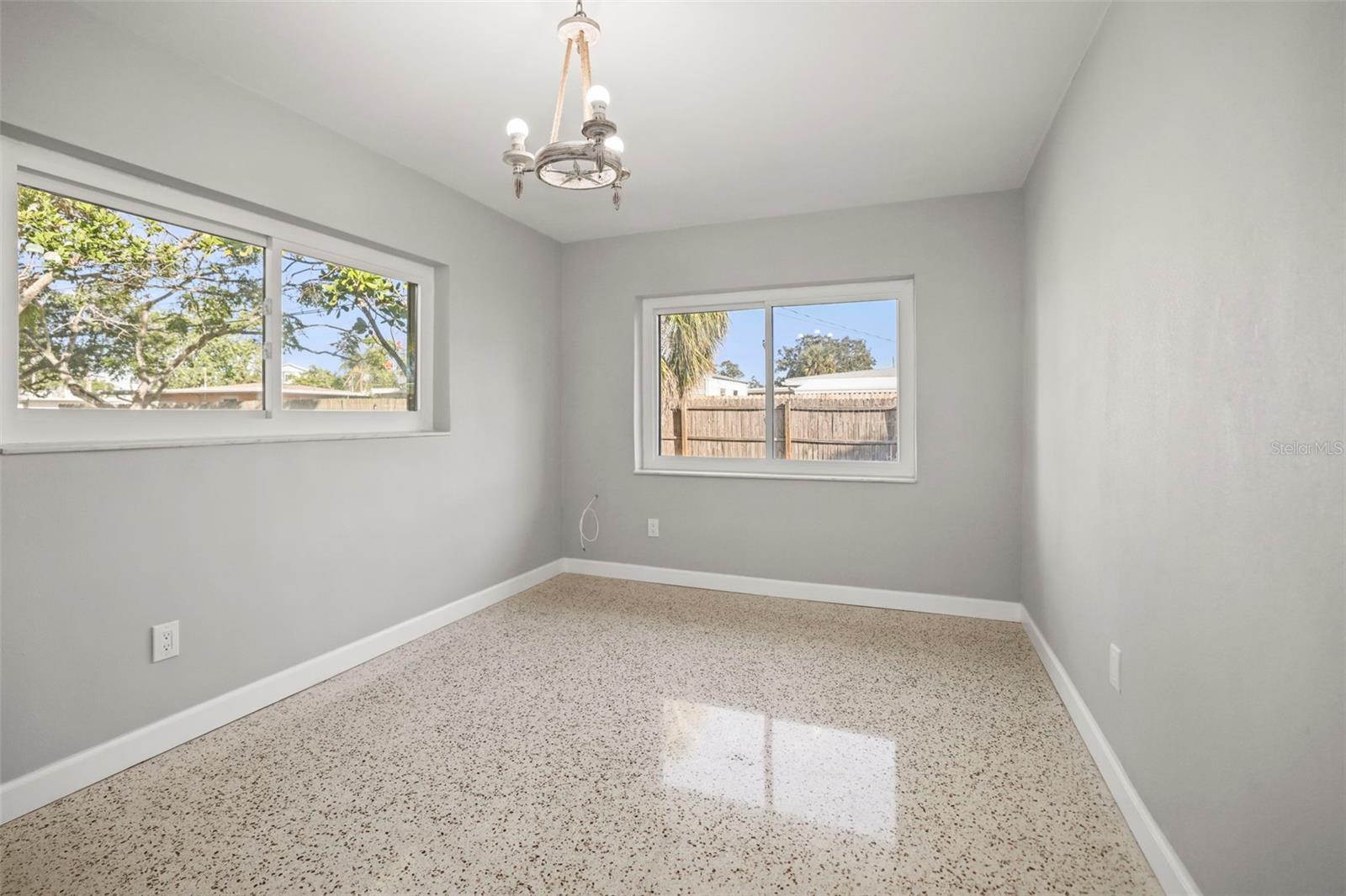 Image 23 of 80 For 560 Baywood Drive S