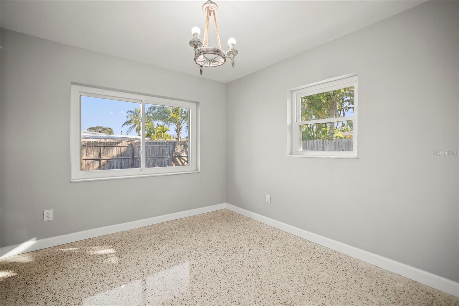 Image 25 of 80 For 560 Baywood Drive S