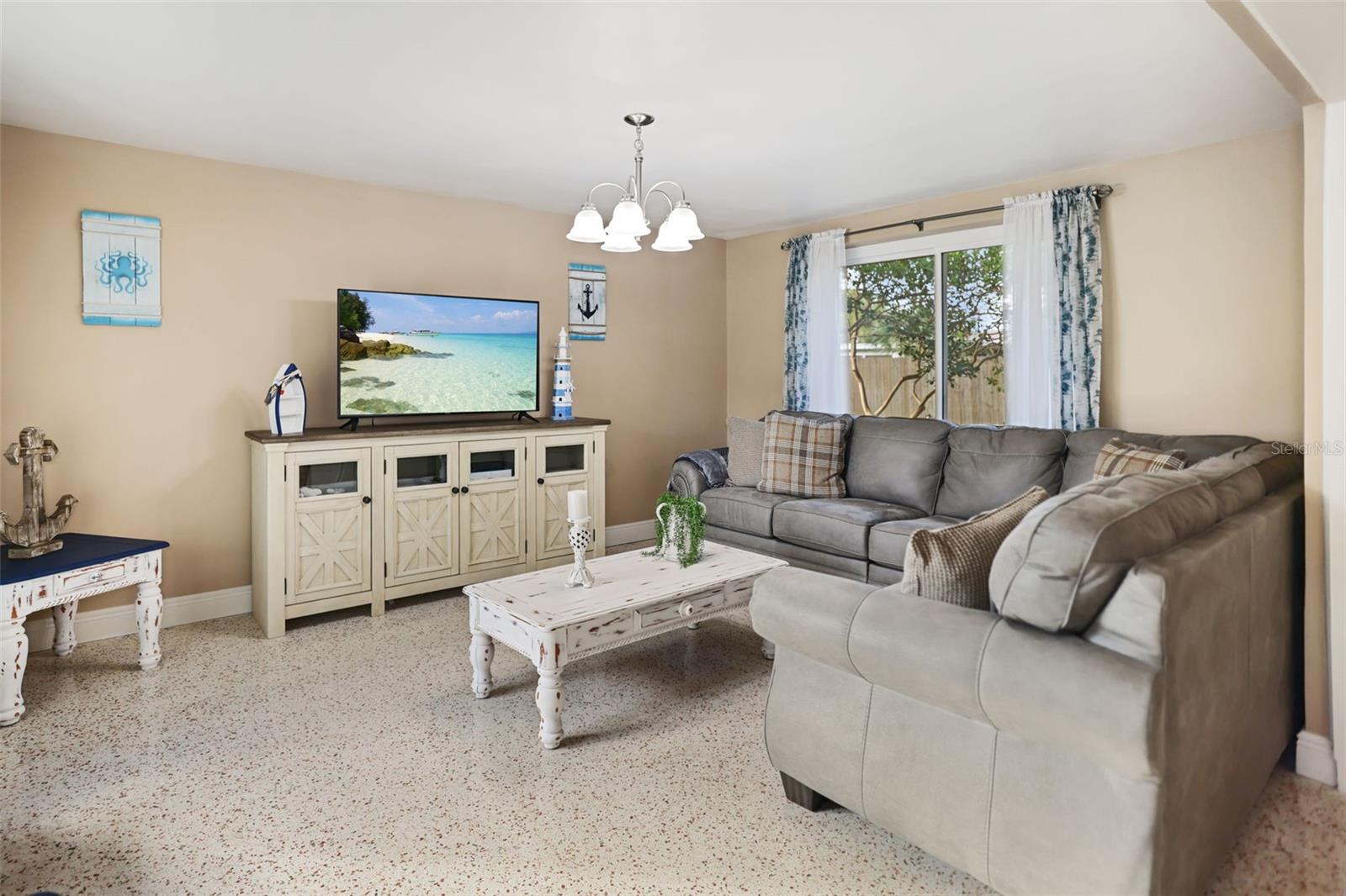 Image 31 of 80 For 560 Baywood Drive S