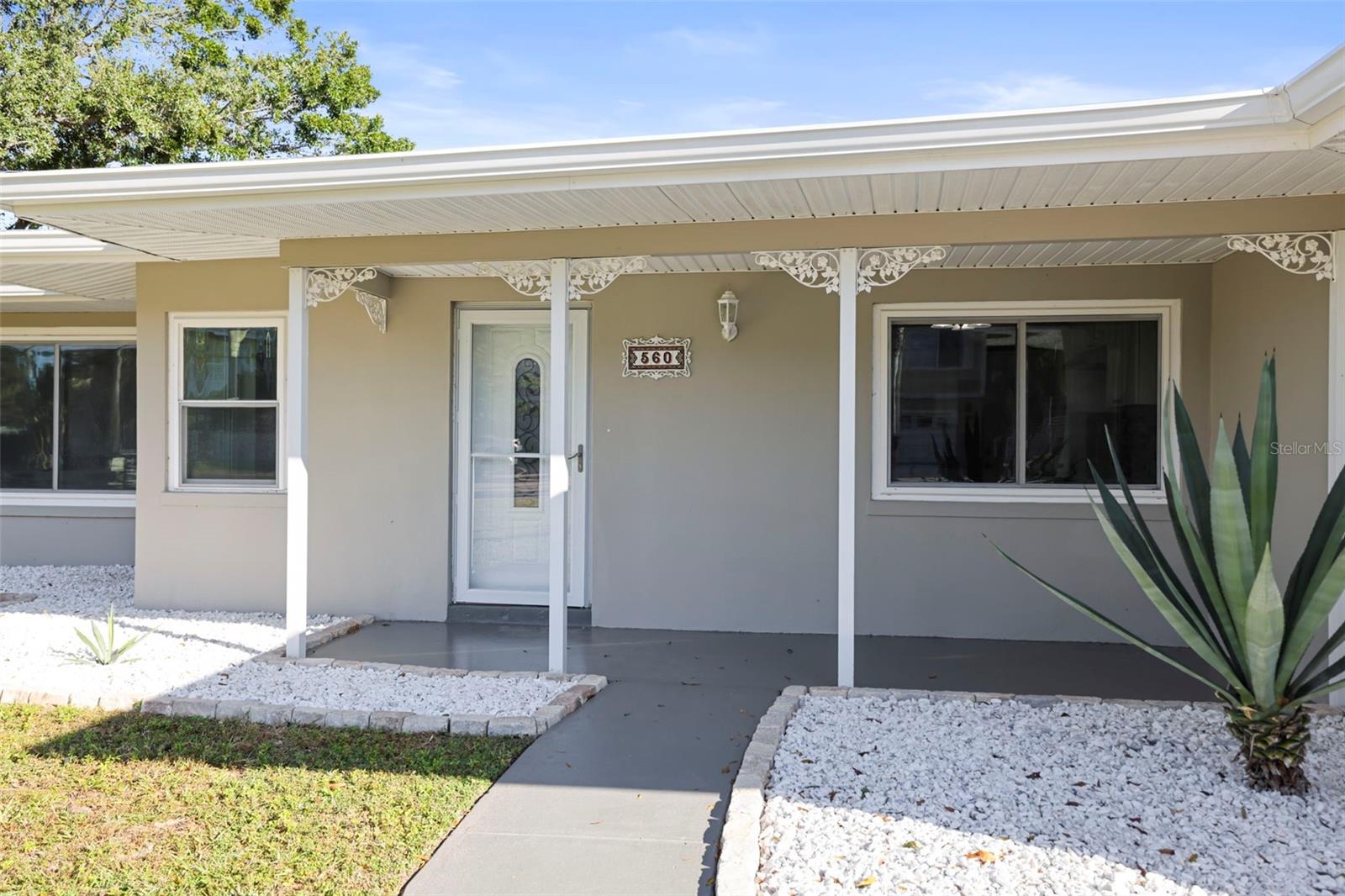 Image 38 of 80 For 560 Baywood Drive S