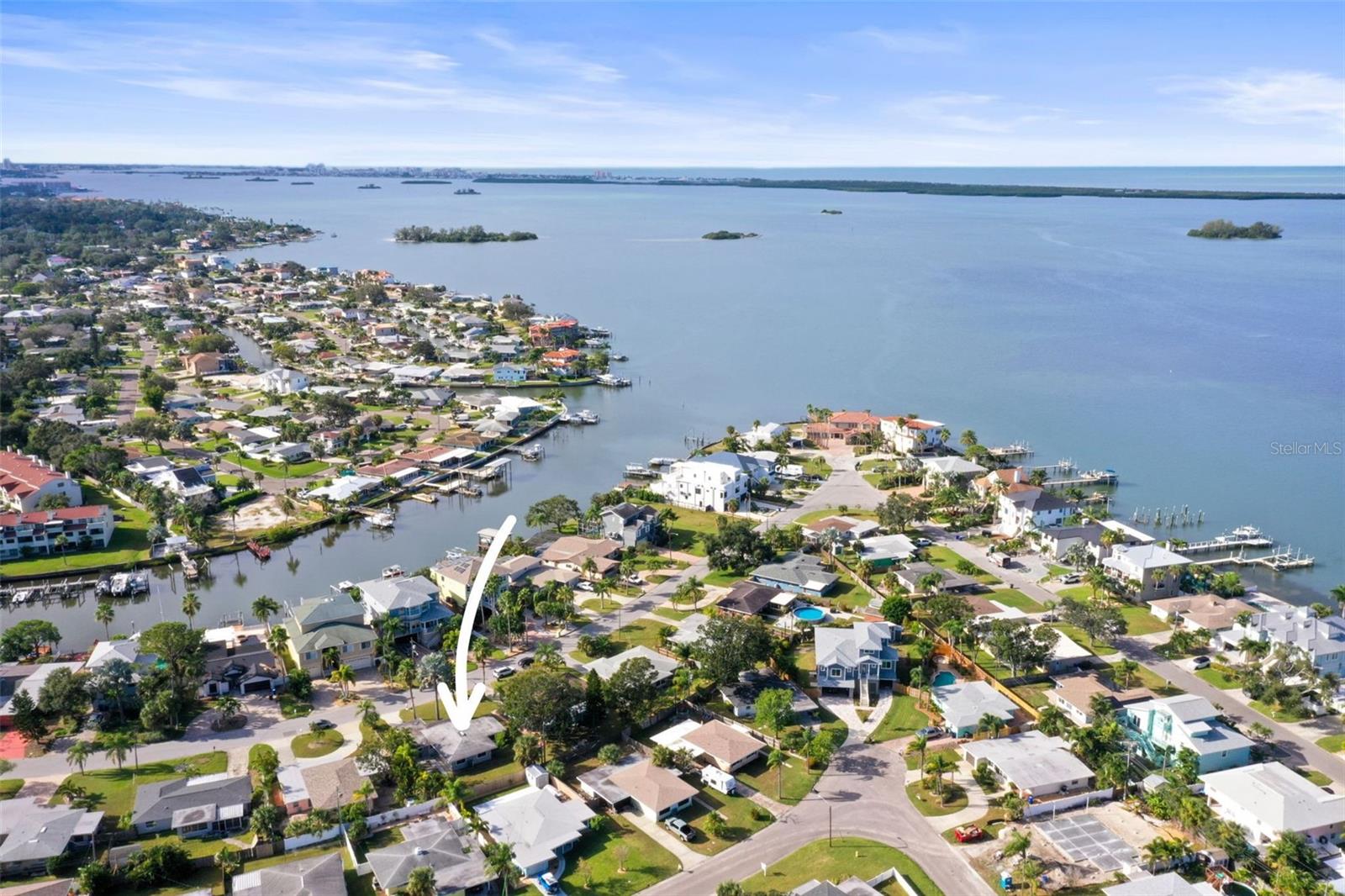 Image 43 of 80 For 560 Baywood Drive S