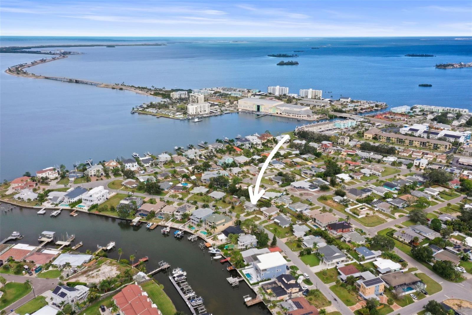 Image 44 of 80 For 560 Baywood Drive S