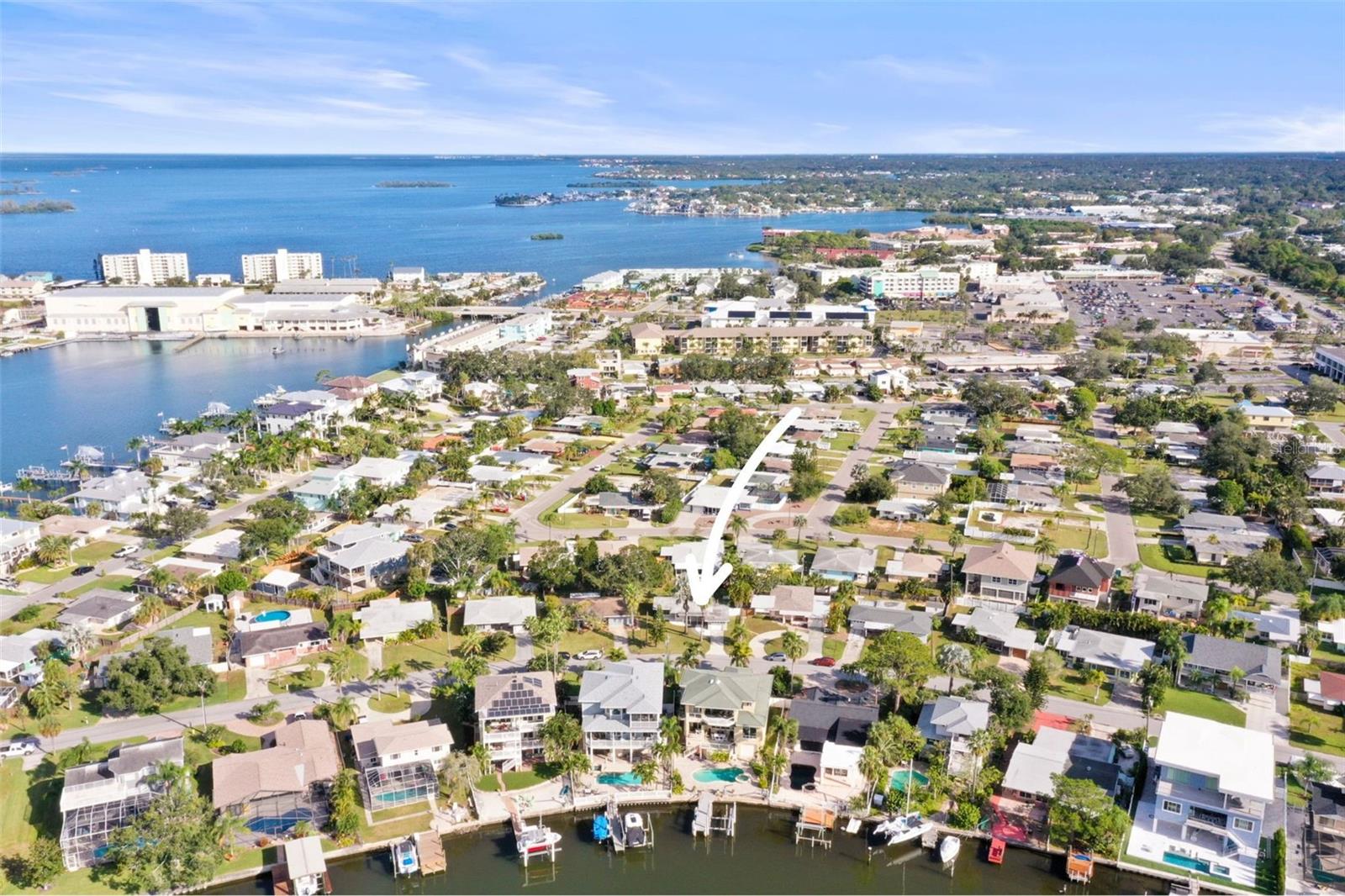 Image 46 of 80 For 560 Baywood Drive S