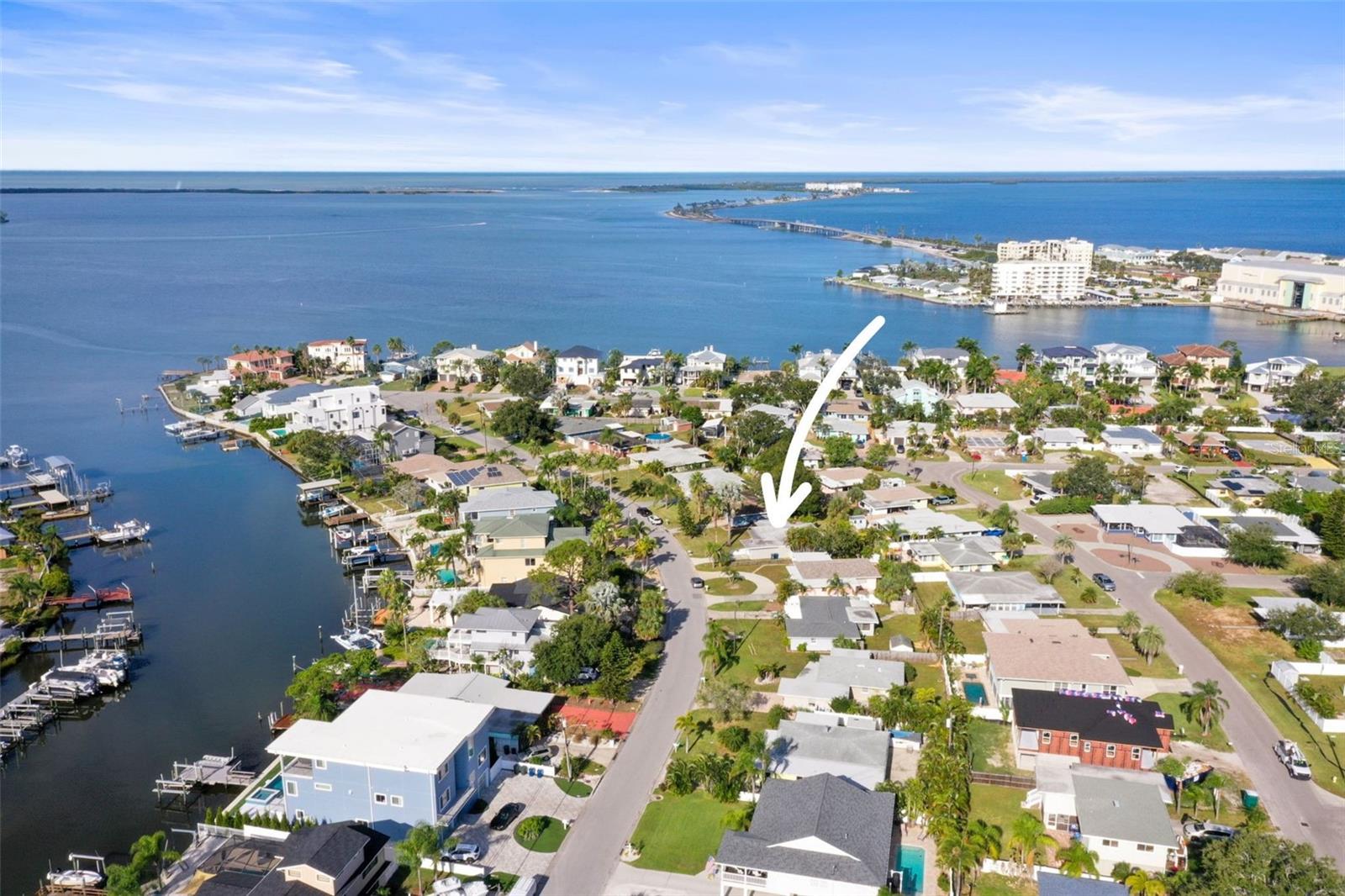 Image 48 of 80 For 560 Baywood Drive S